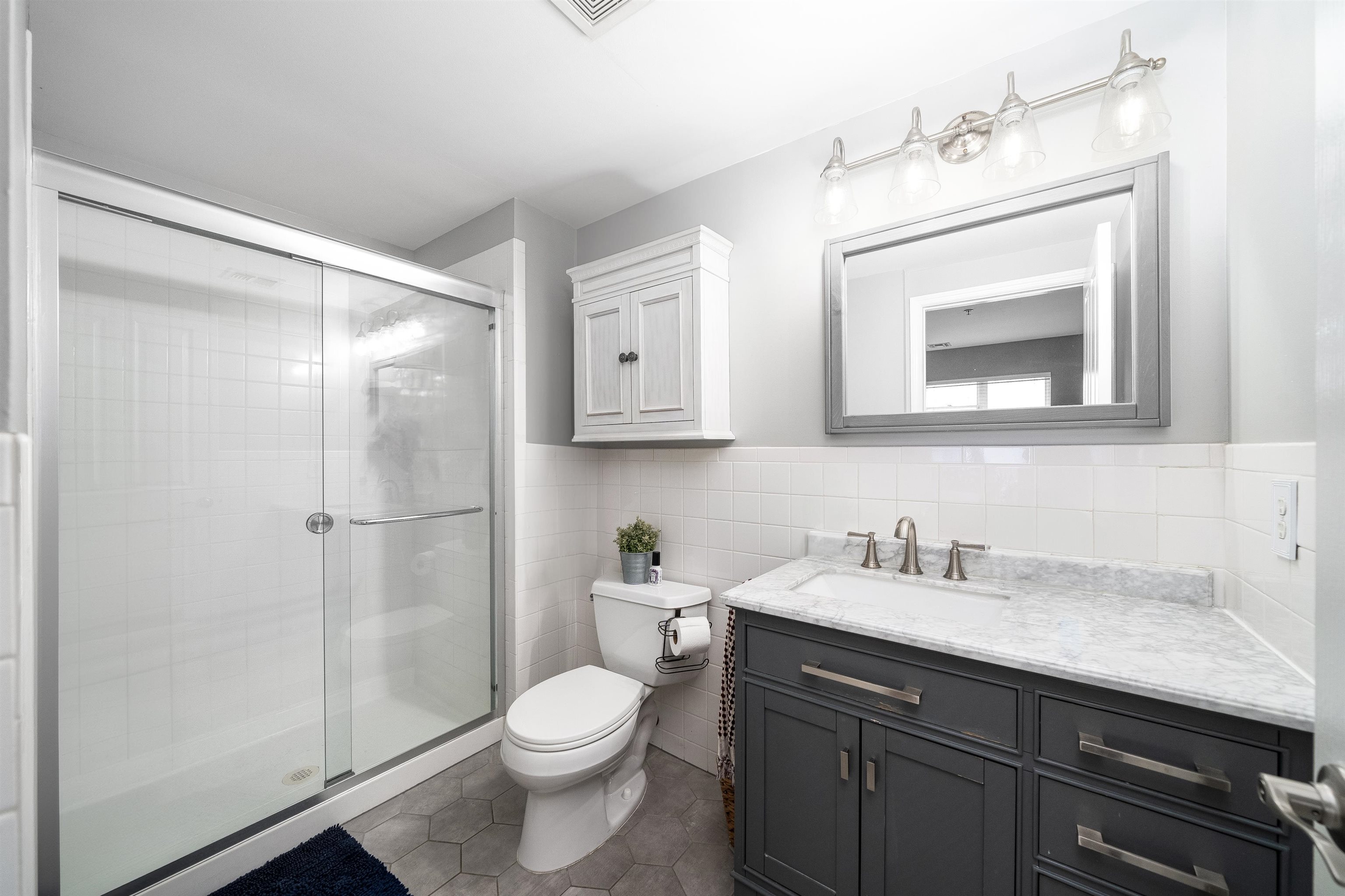 536 GRAND ST Unit: 403