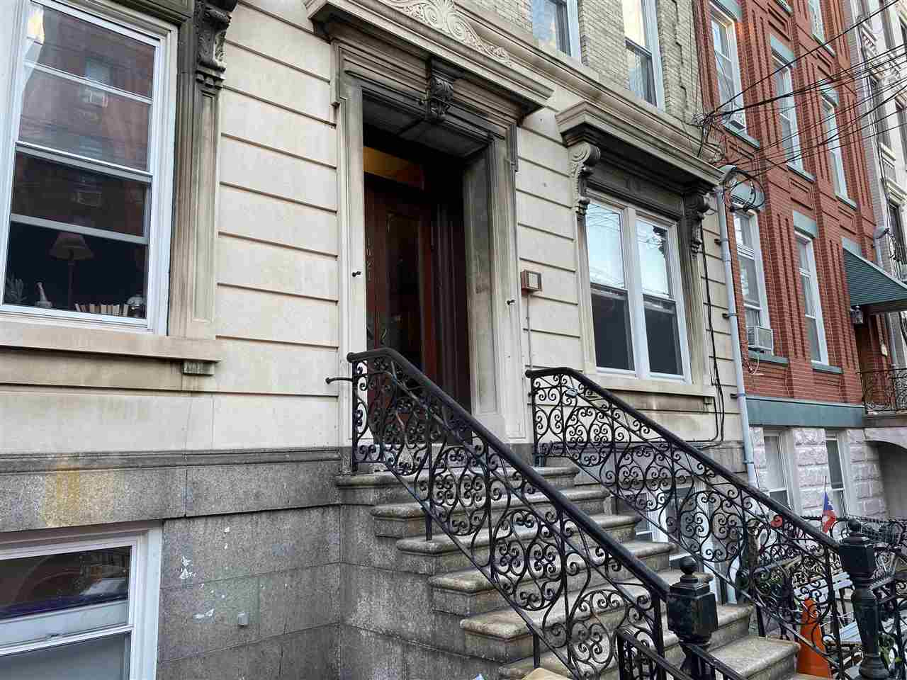 1021 PARK AVE Unit: 2L