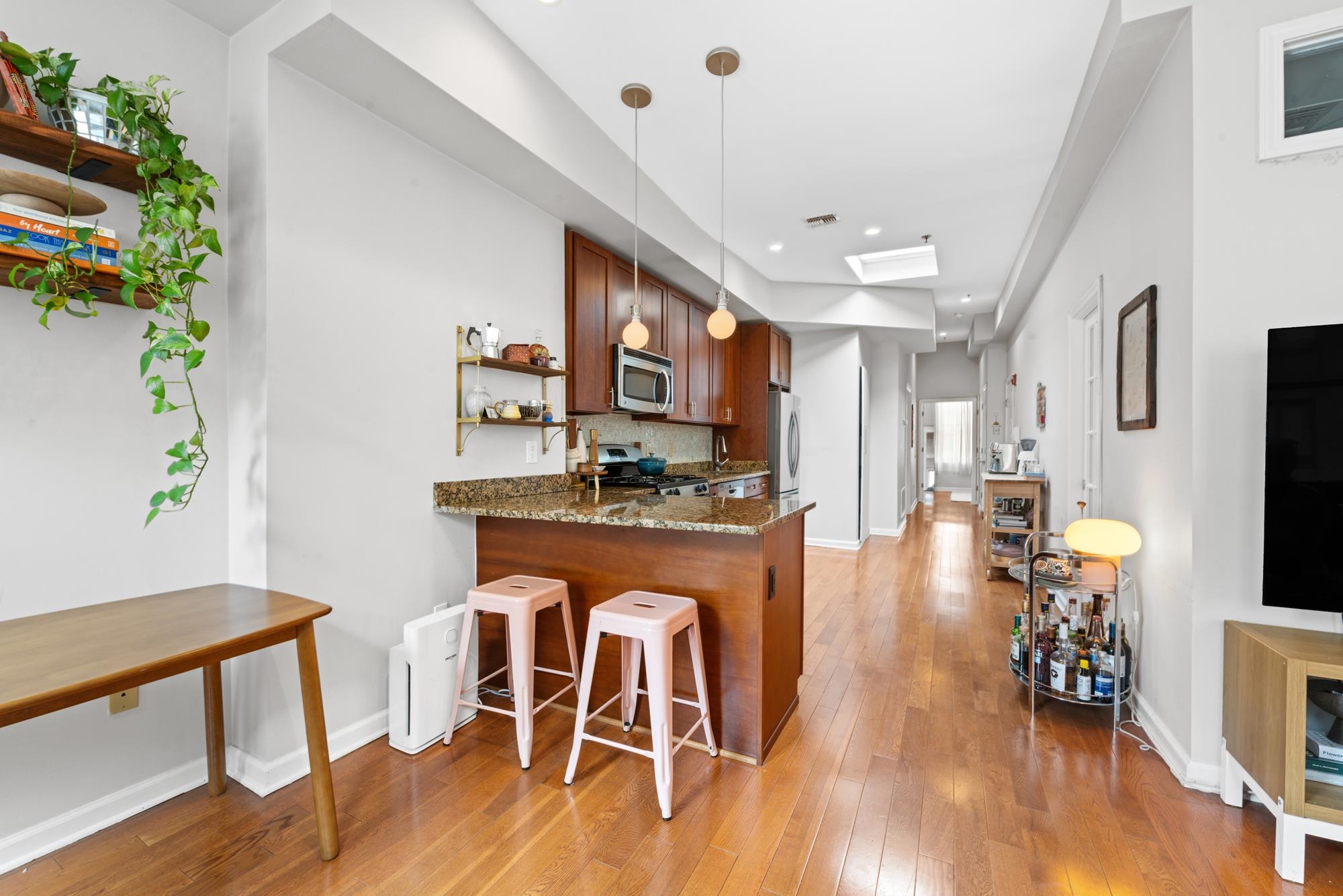 307 1ST ST Unit: 4