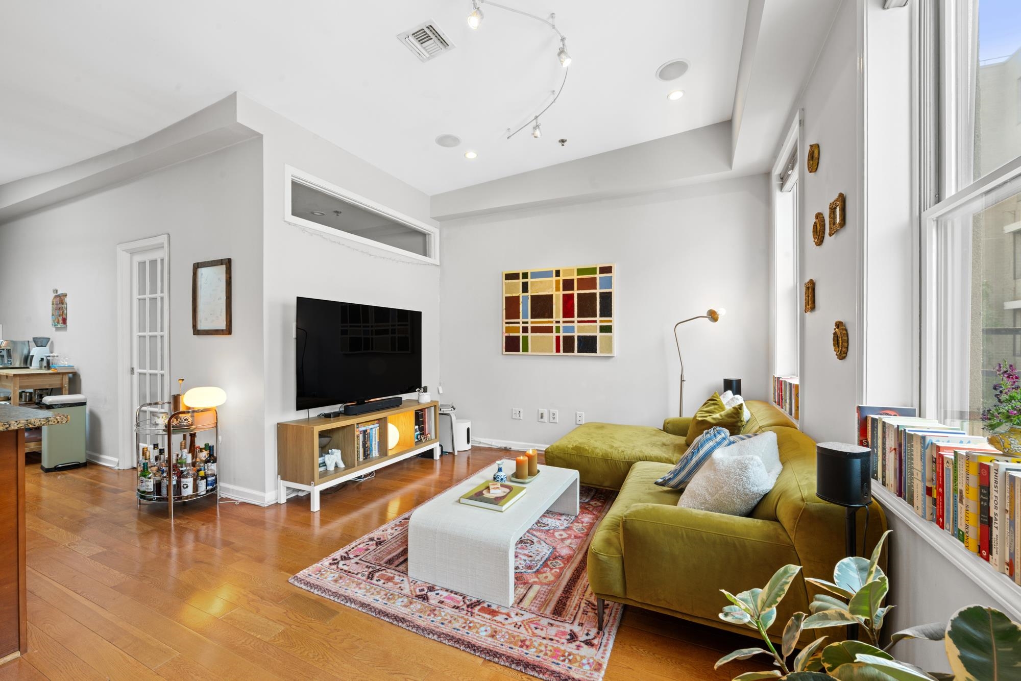 307 1ST ST Unit: 4