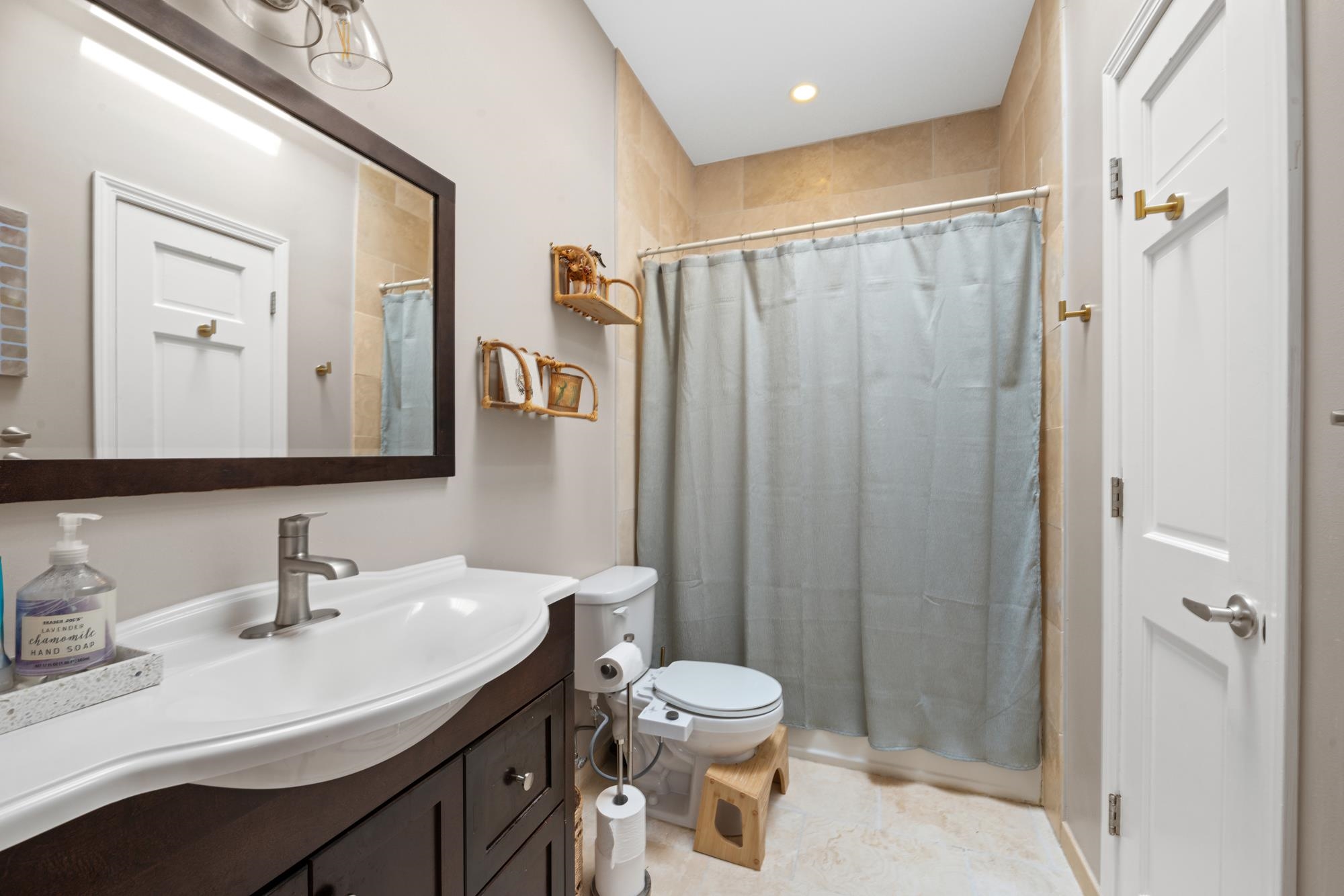 307 1ST ST Unit: 4