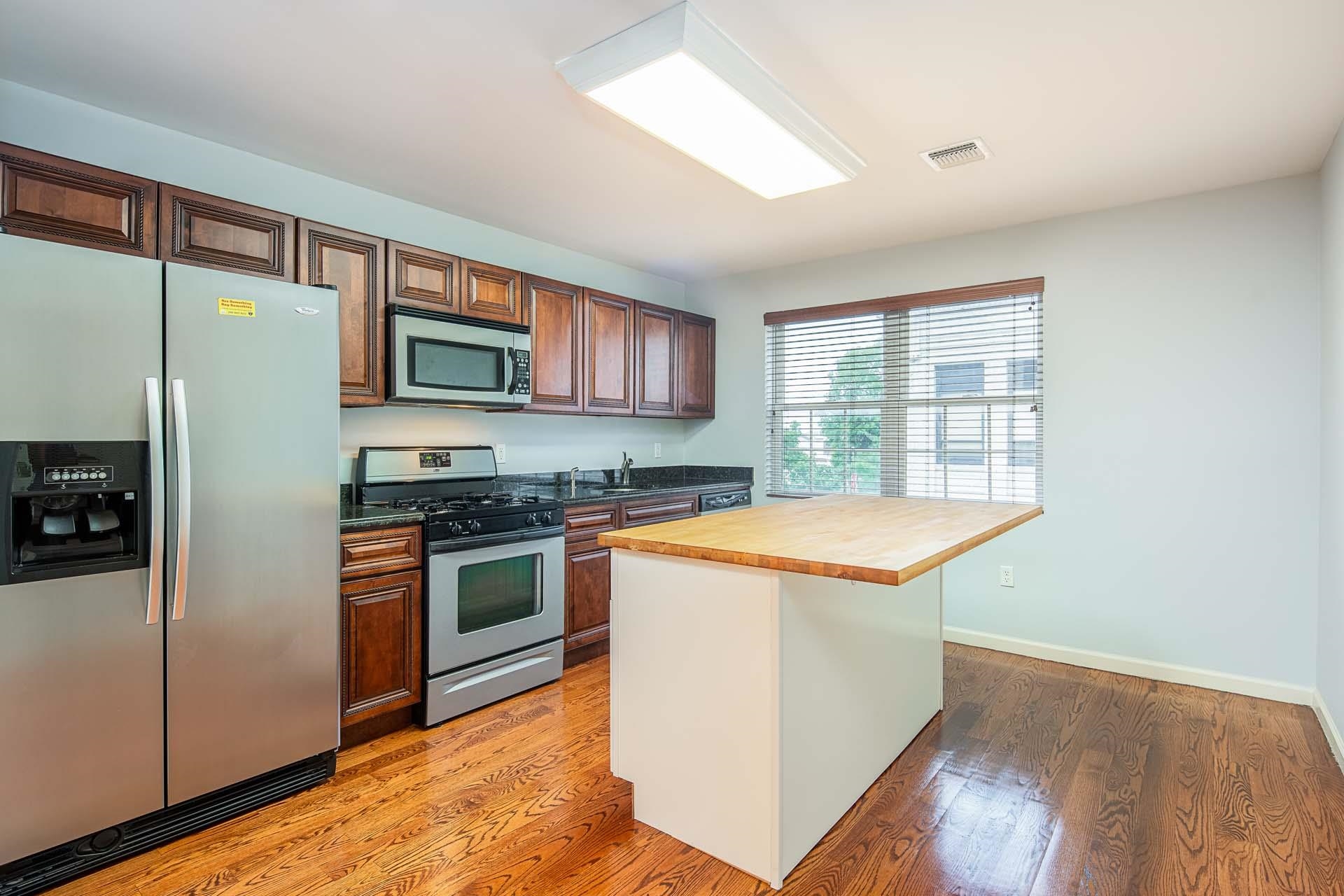 135 38TH ST Unit: 507
