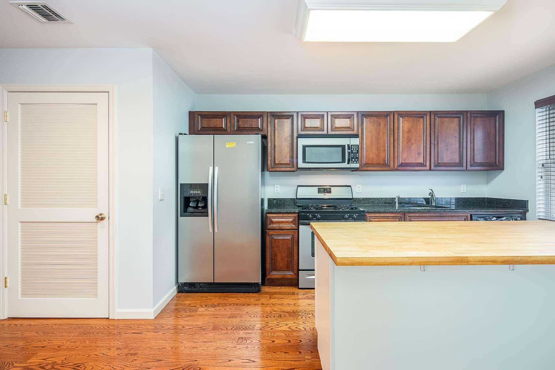 135 38TH ST Unit: 507