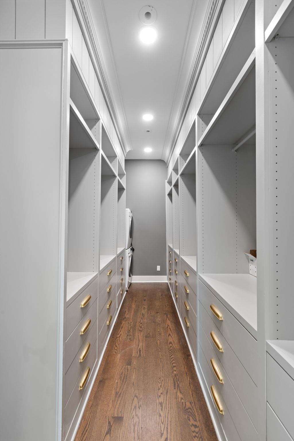 909 HUDSON ST Unit: 1&2