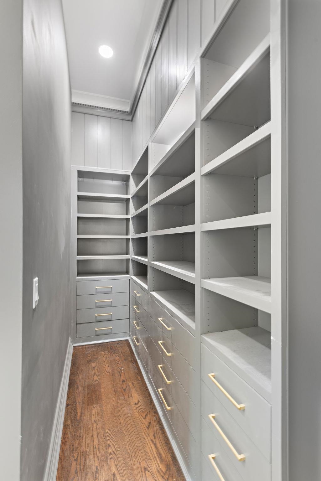 909 HUDSON ST Unit: 1&2
