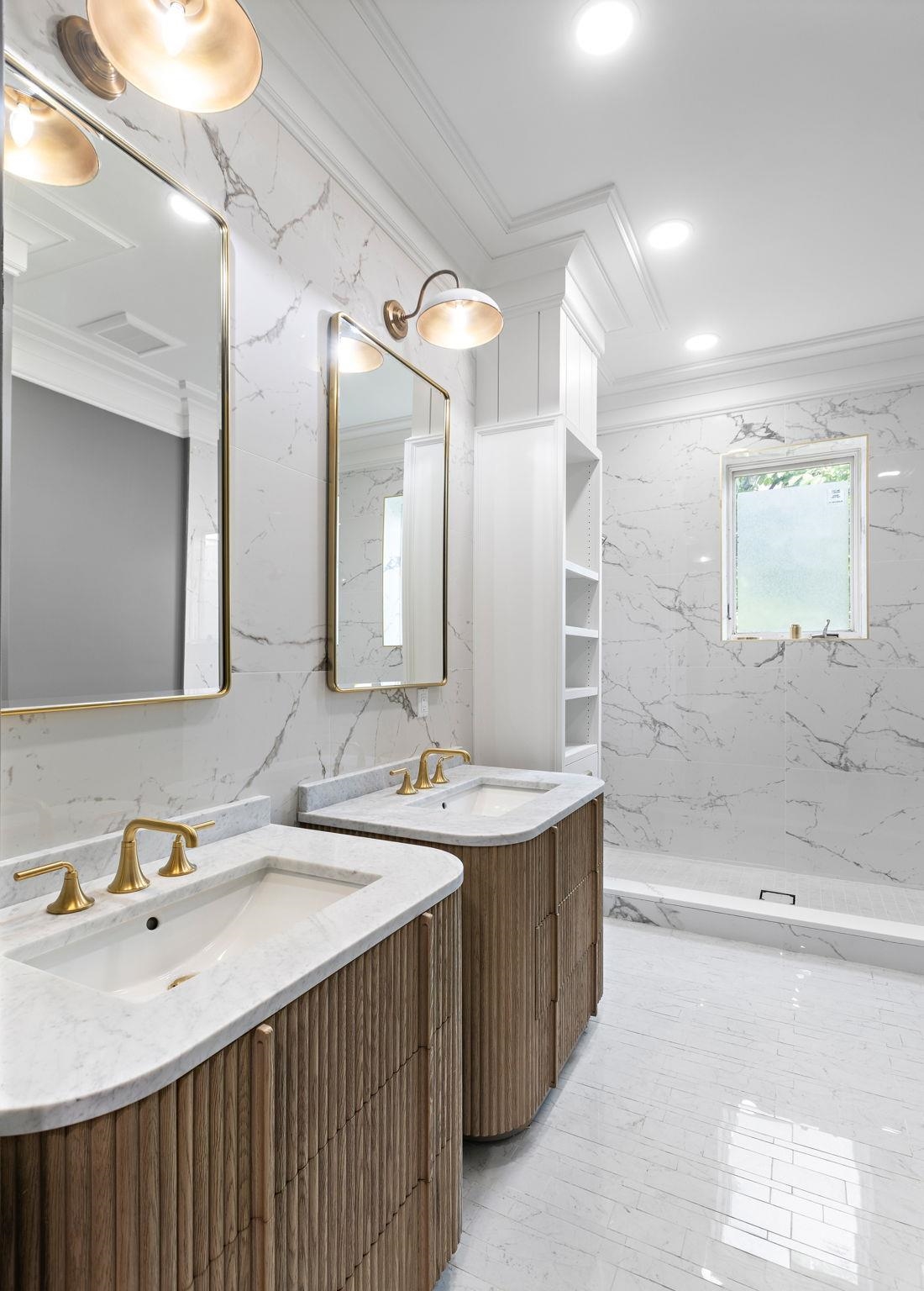 909 HUDSON ST Unit: 1&2