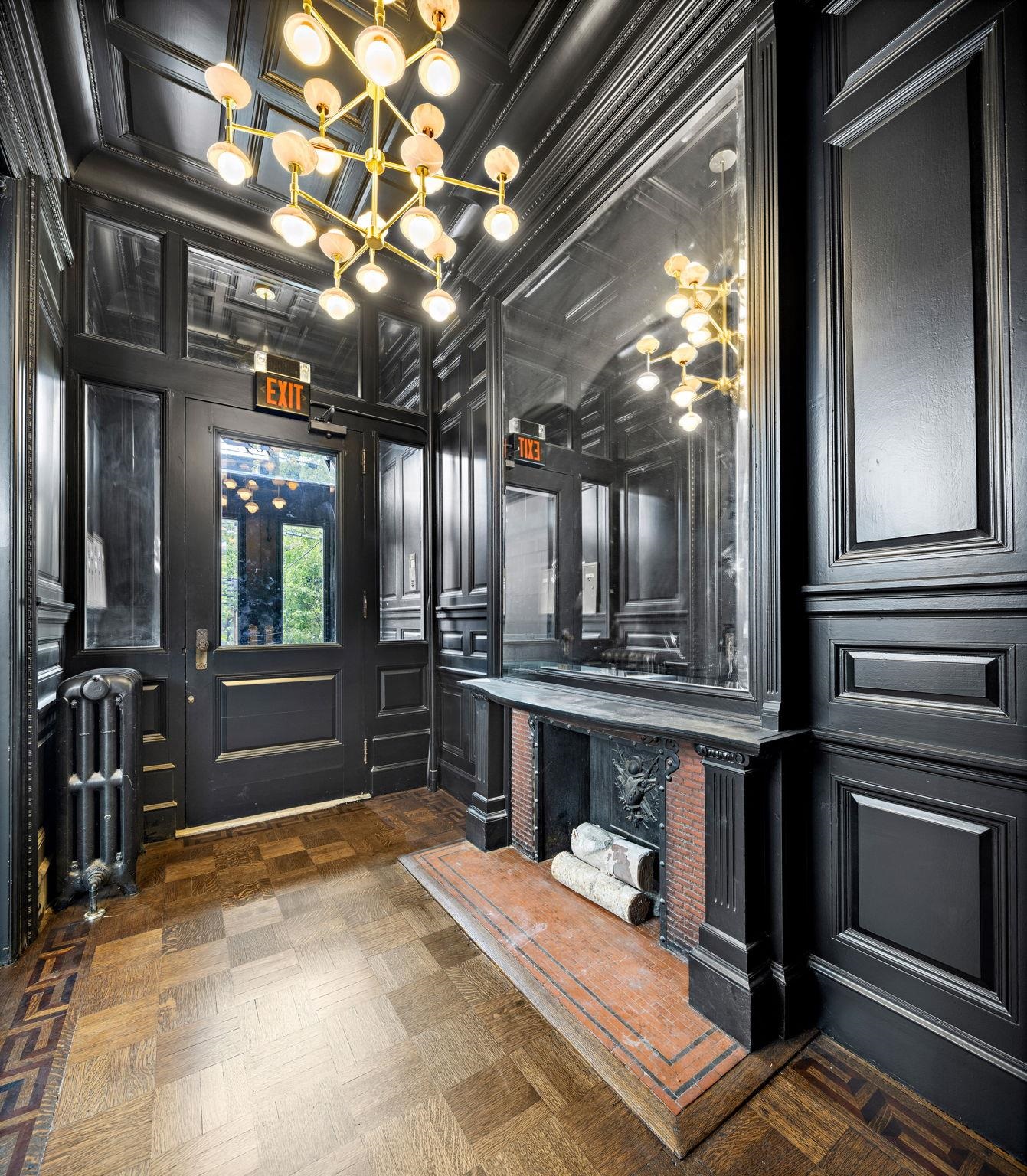 909 HUDSON ST Unit: 1&2