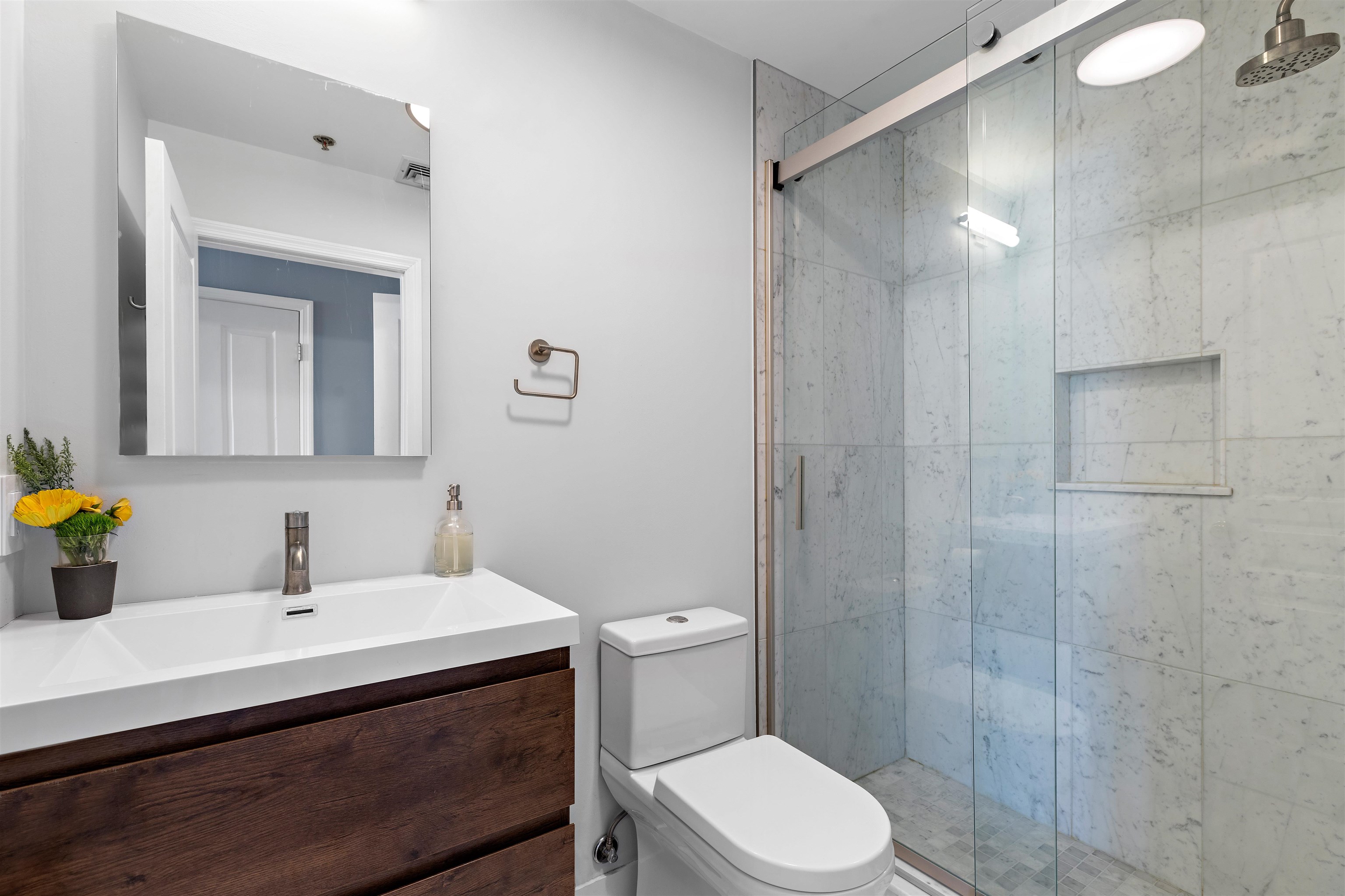 713 ADAMS ST Unit: 4