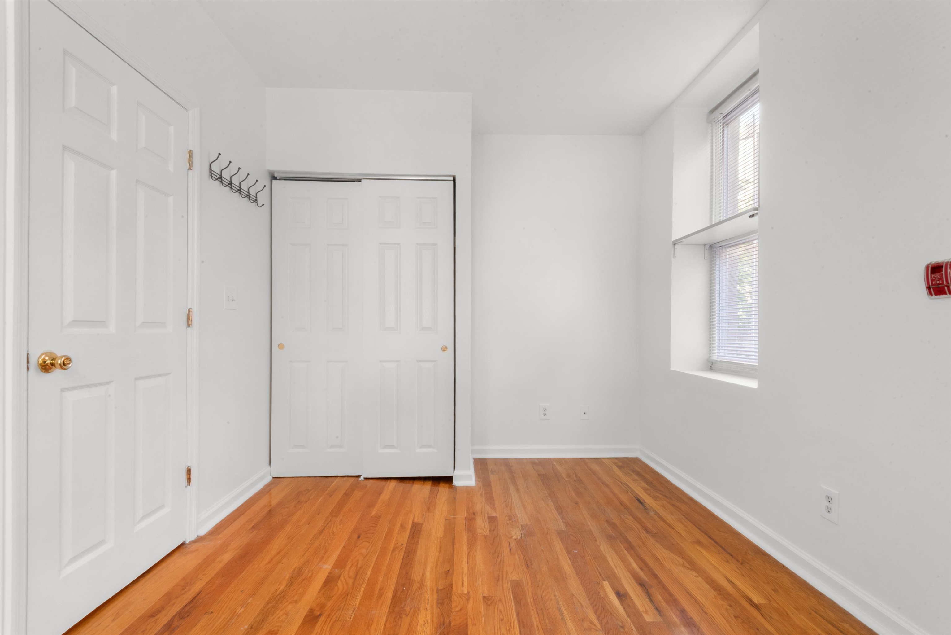 734 ADAMS ST Unit: 1B