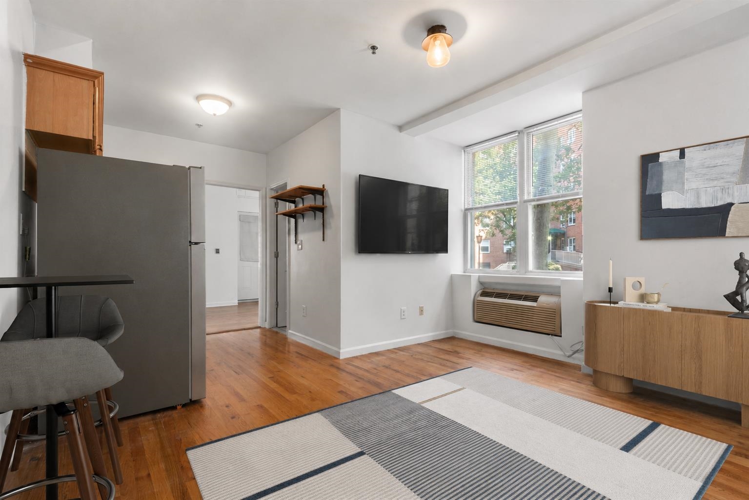 734 ADAMS ST Unit: 1B