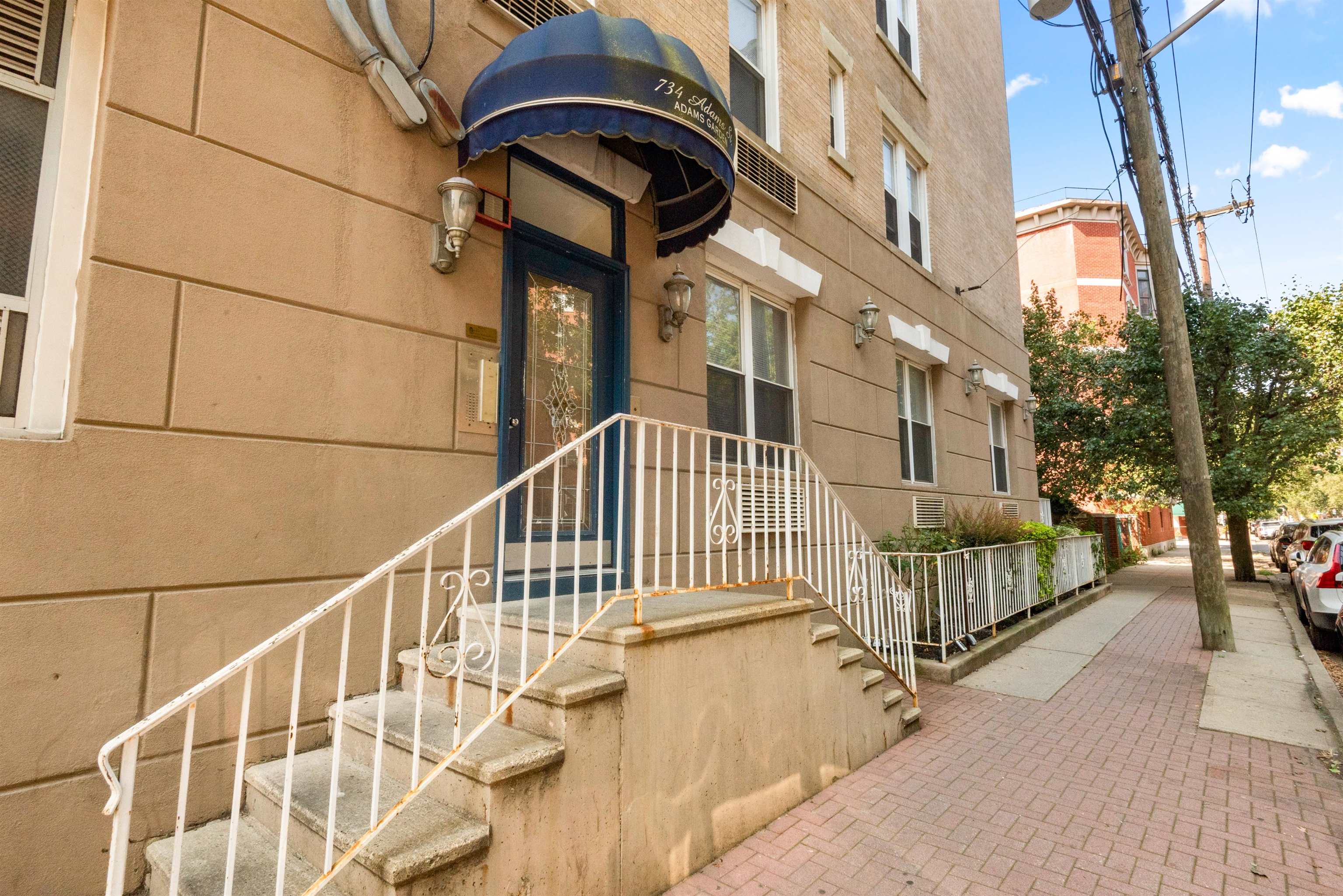 734 ADAMS ST Unit: 1B