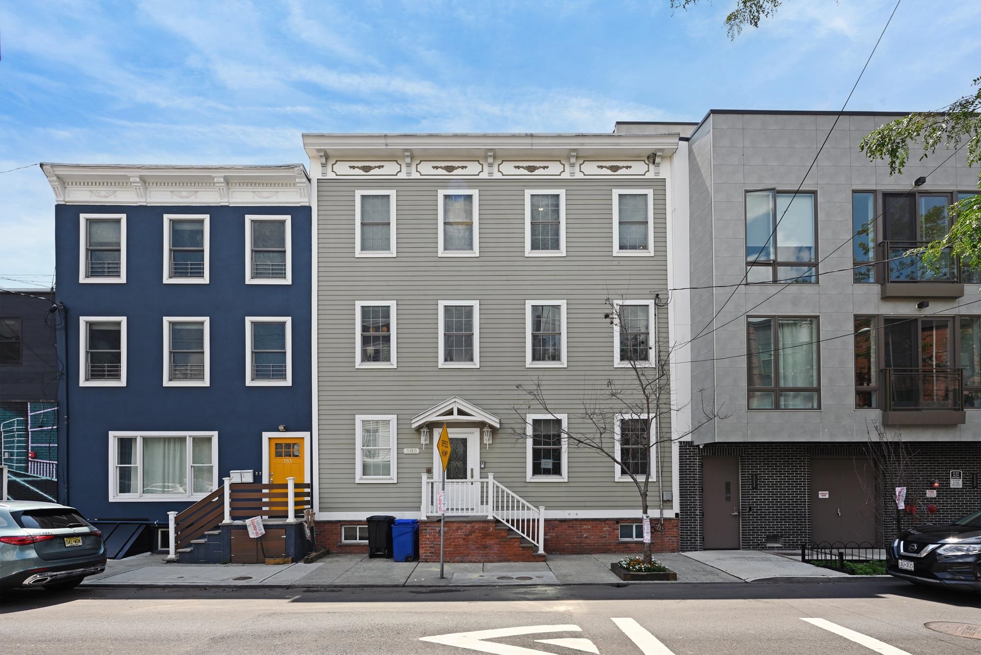 385 1ST ST Unit: 1