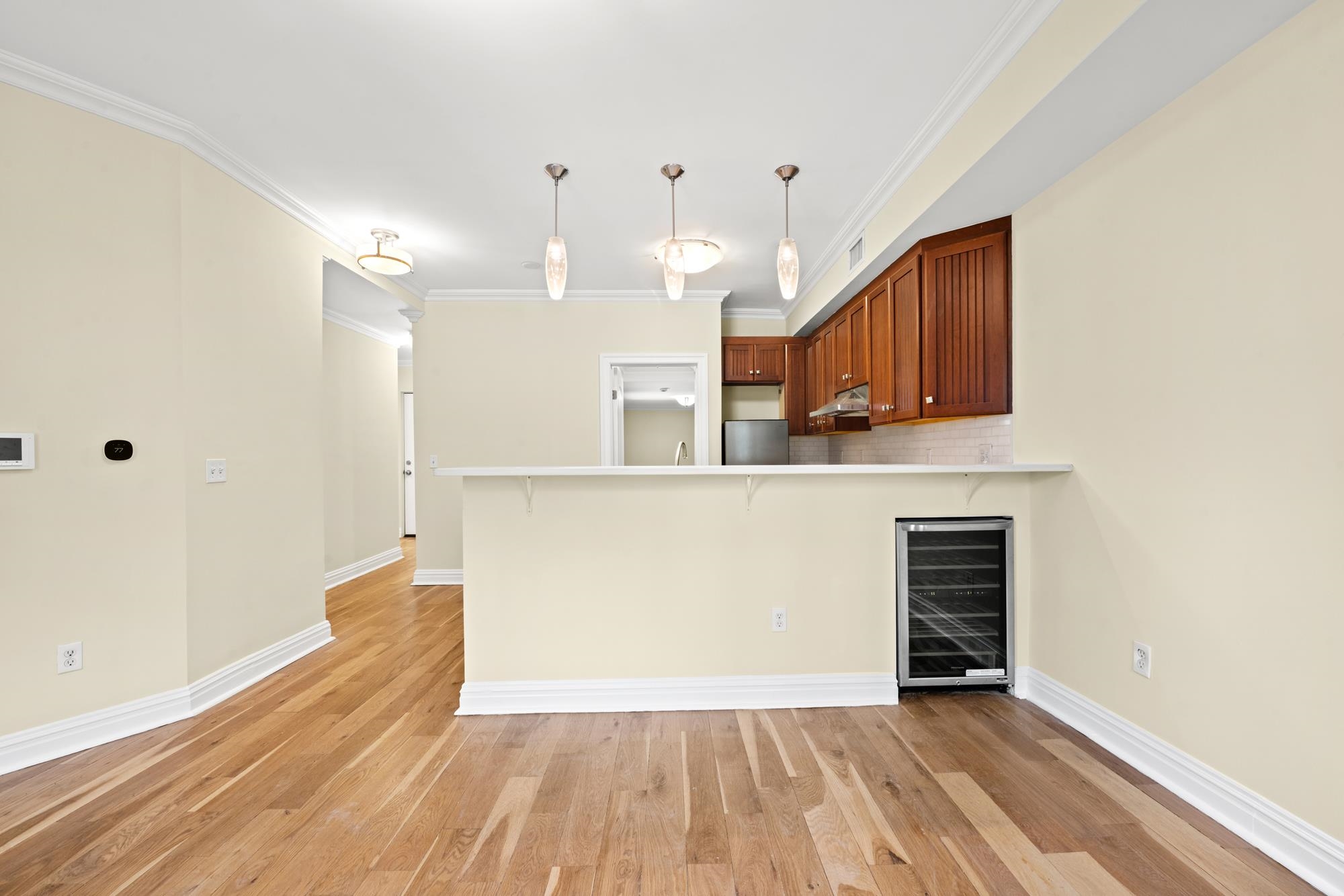 385 1ST ST Unit: 1