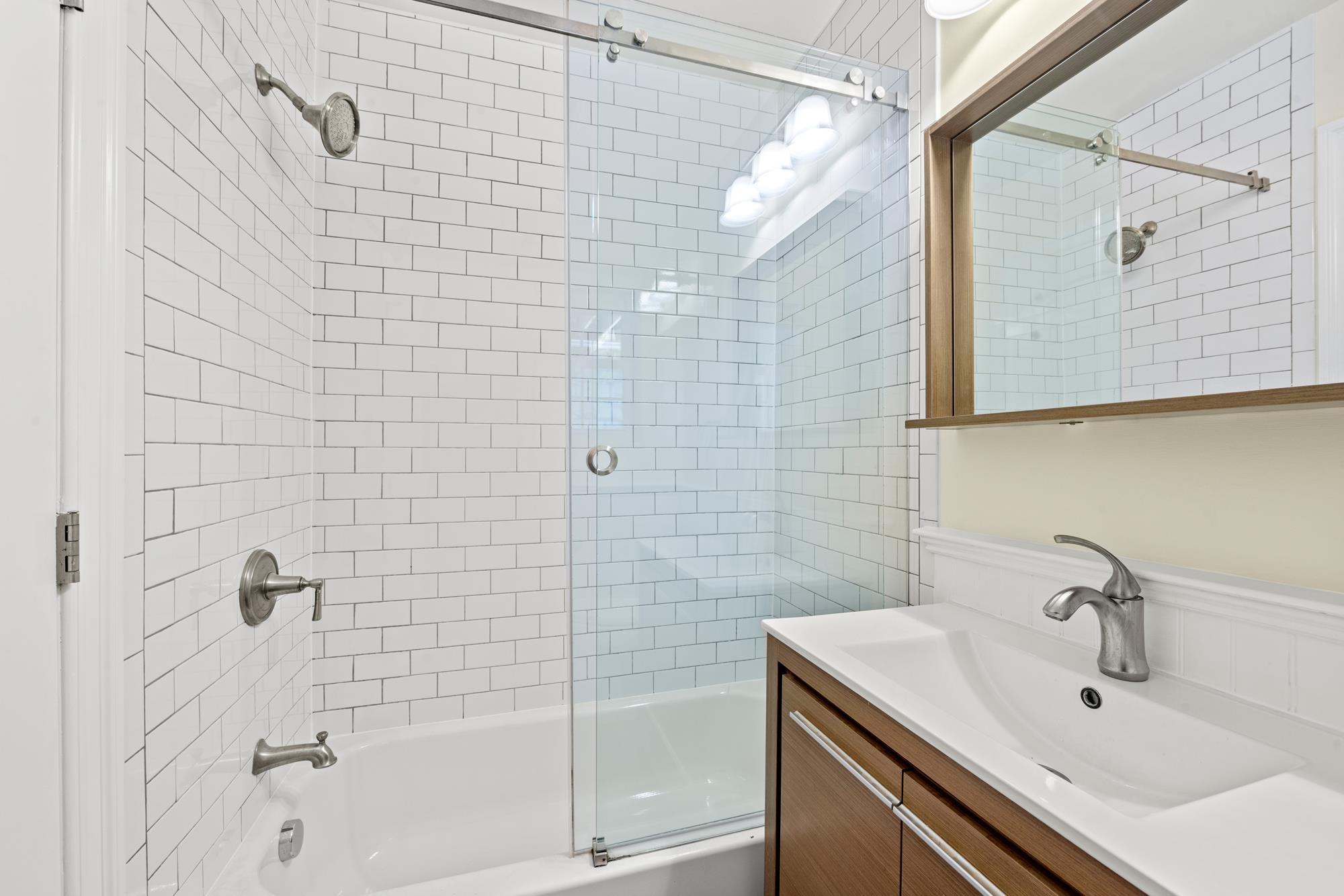 385 1ST ST Unit: 1