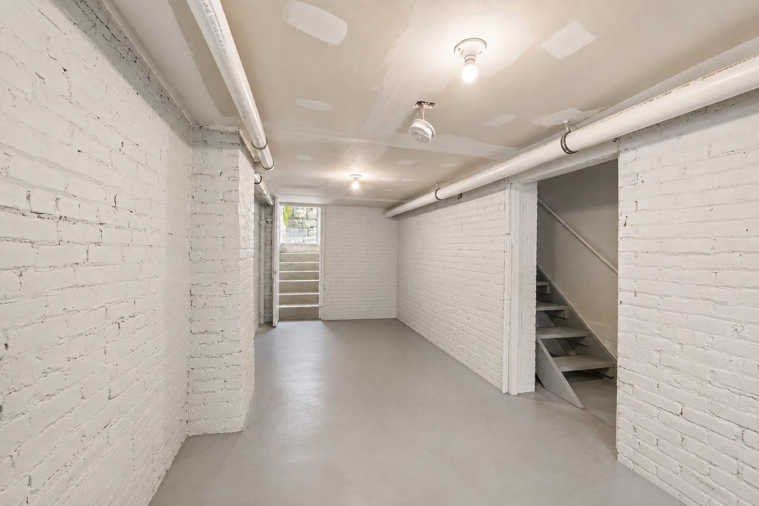 385 1ST ST Unit: 1