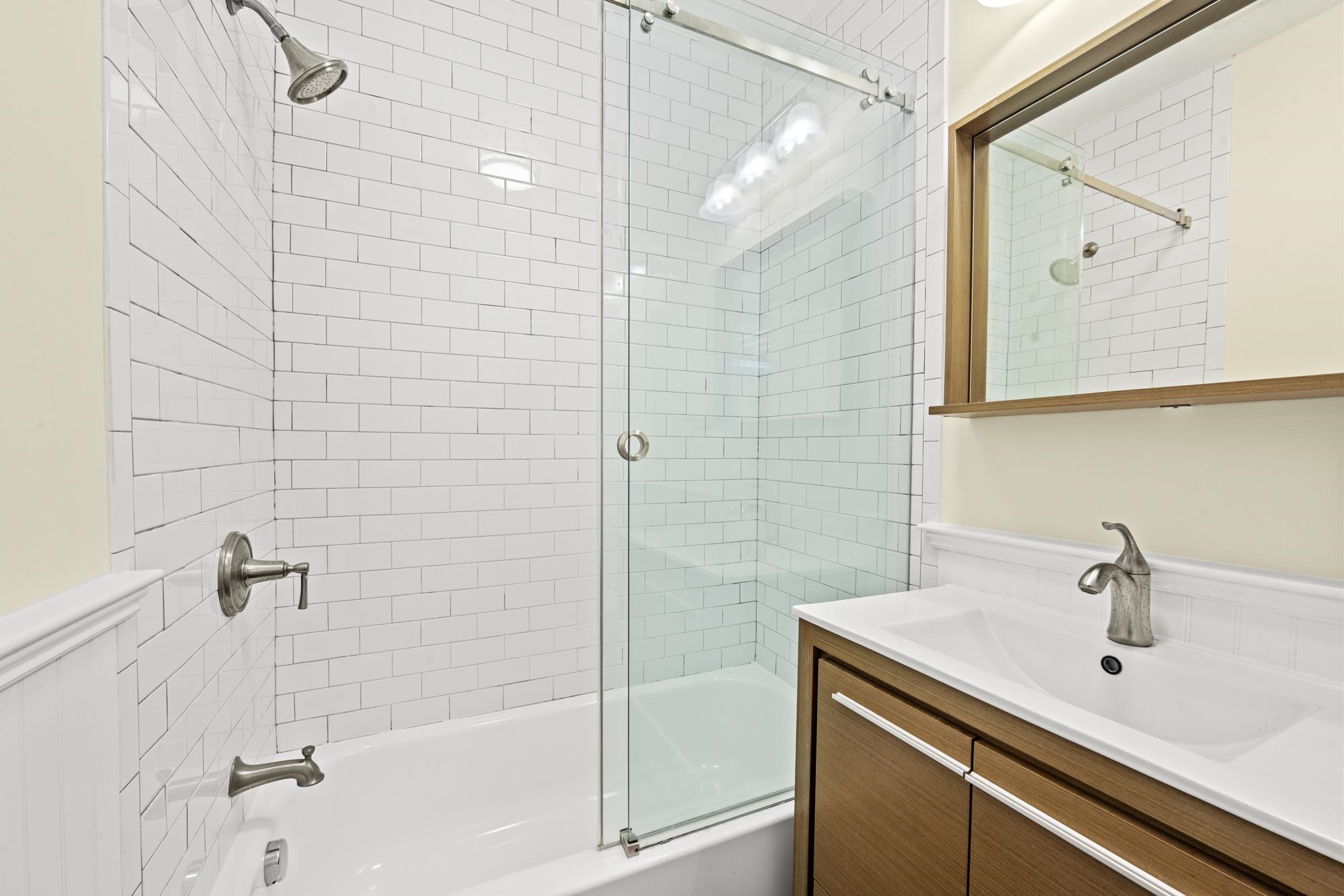 385 1ST ST Unit: 1