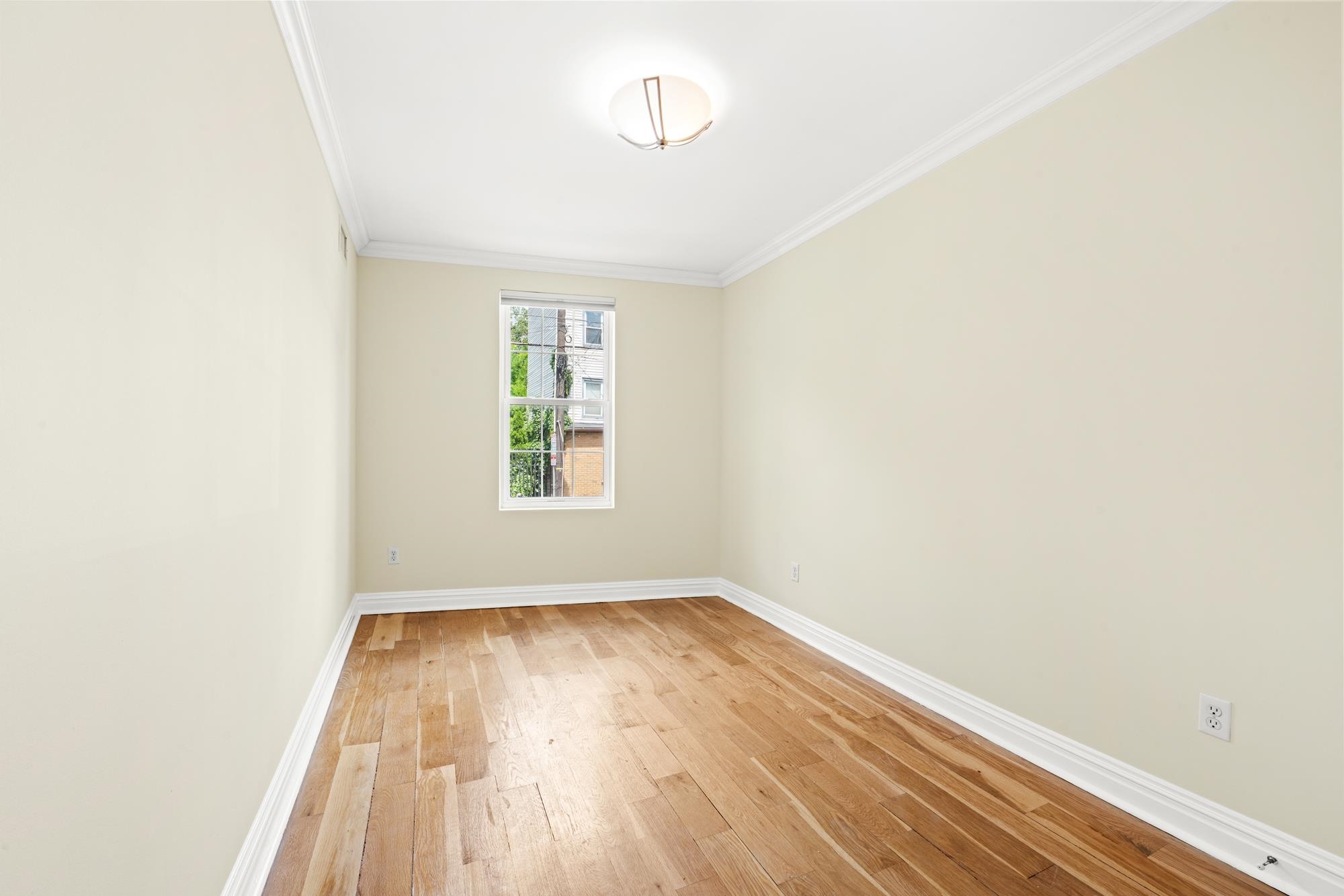 385 1ST ST Unit: 1