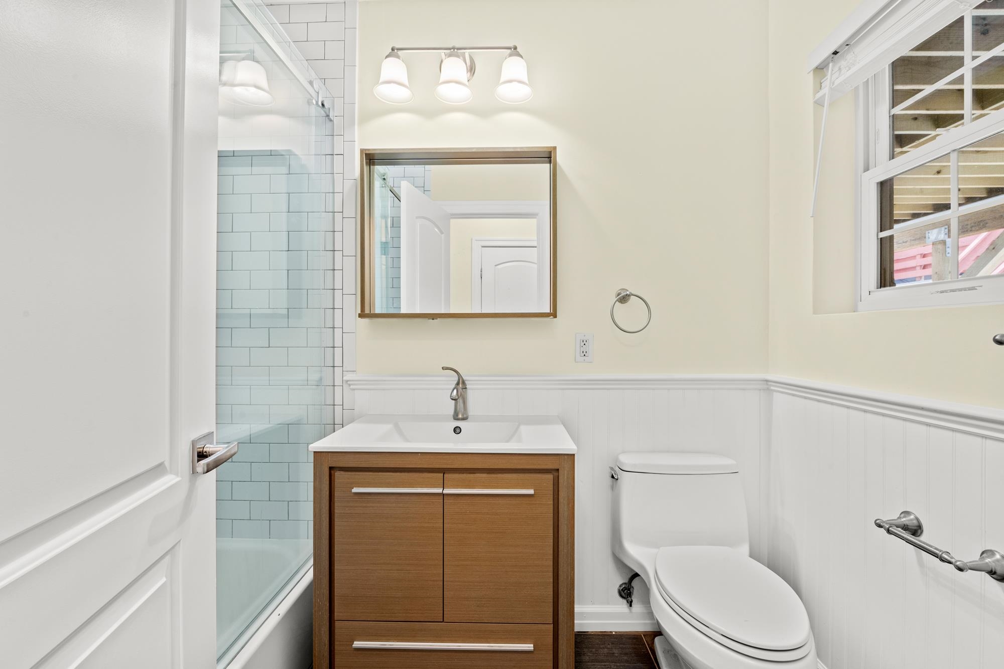 385 1ST ST Unit: 1