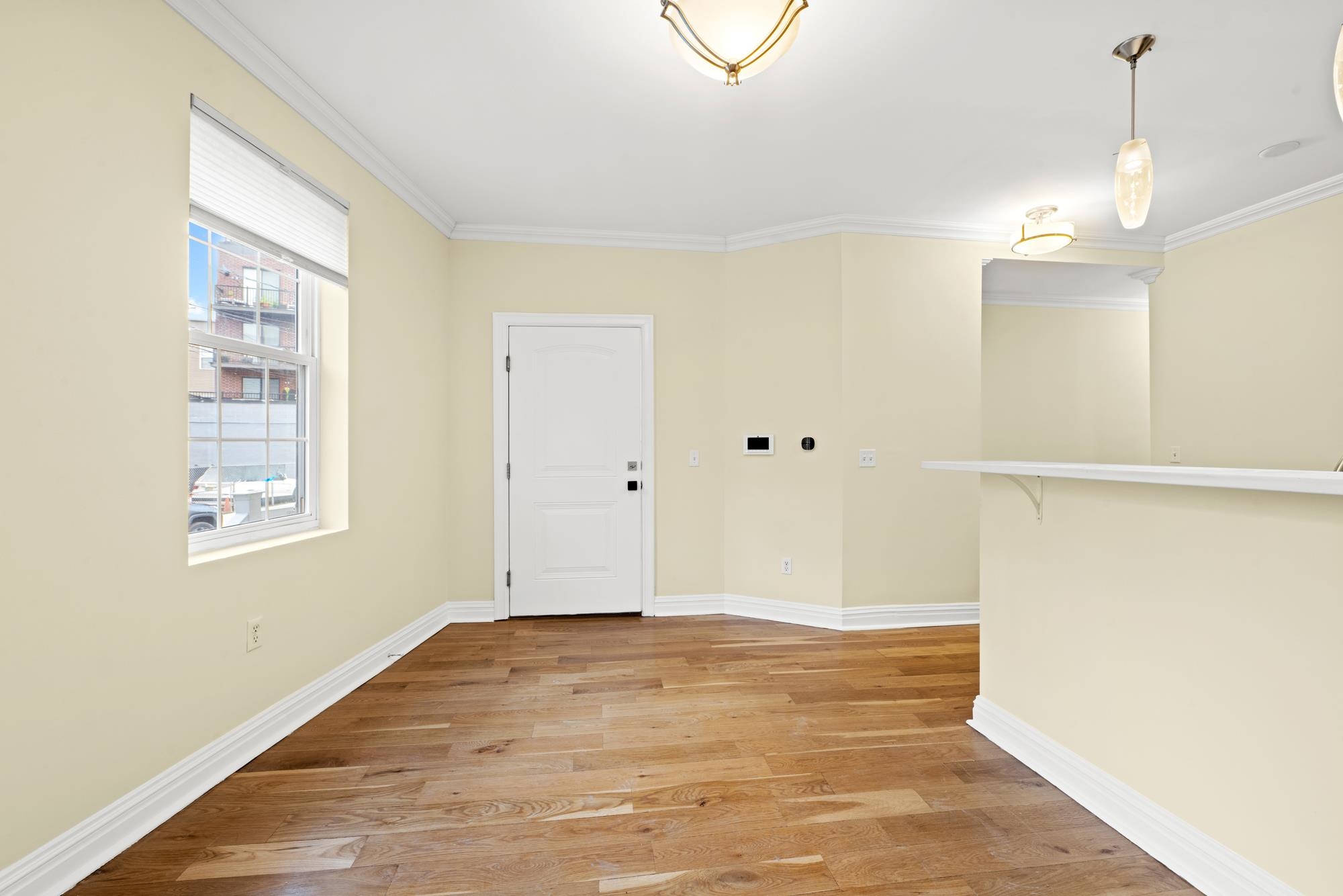 385 1ST ST Unit: 1