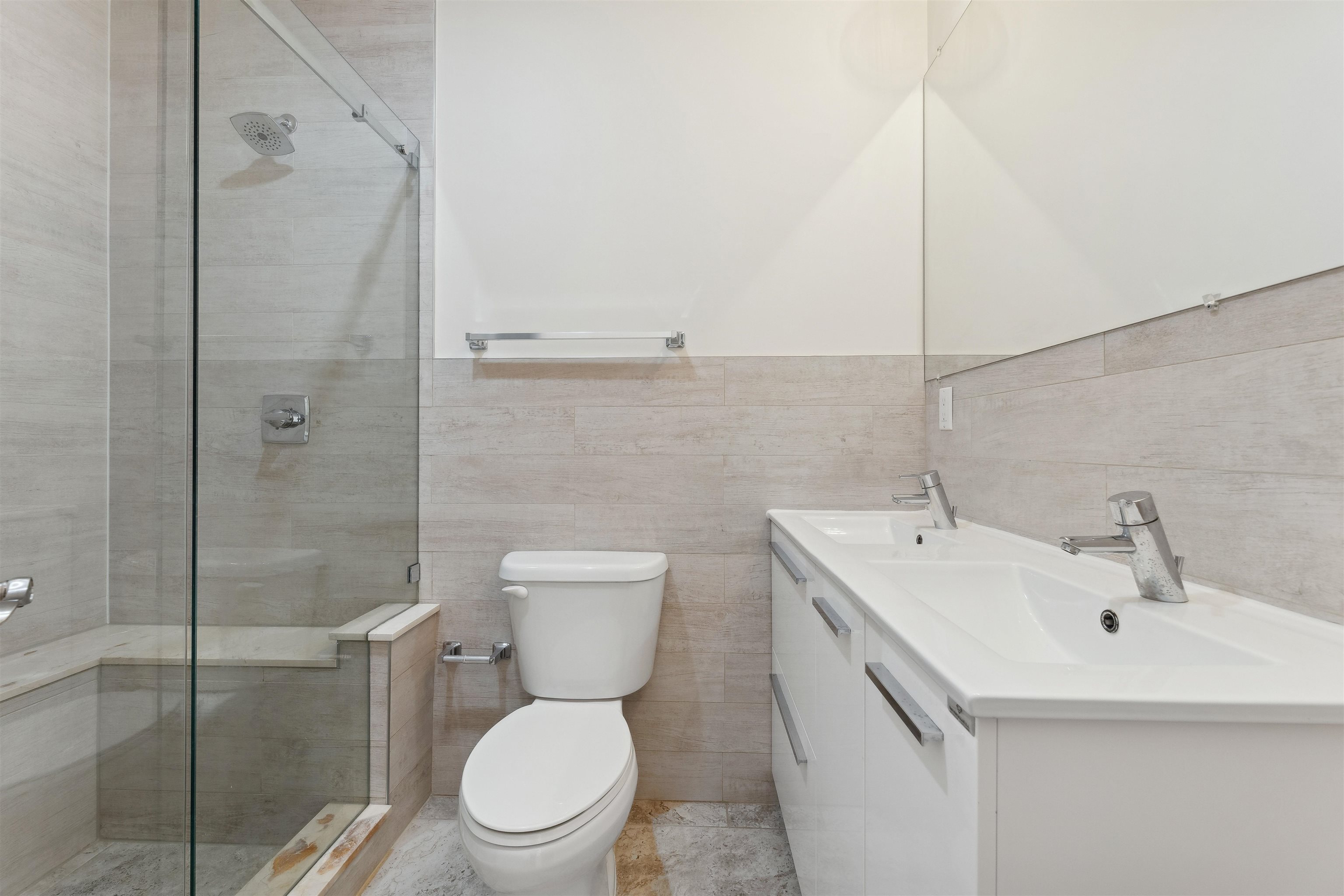 489 MERCER ST Unit: 1