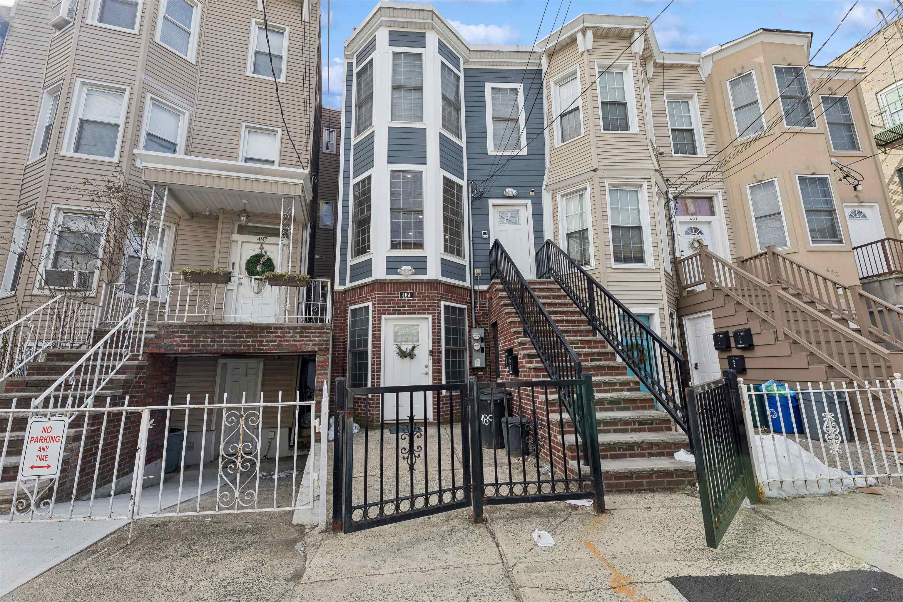 489 MERCER ST Unit: 1