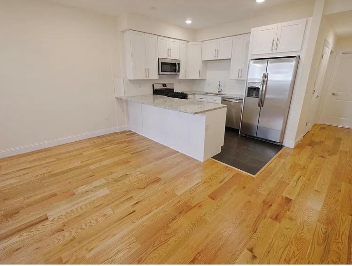 489 MERCER ST Unit: 1