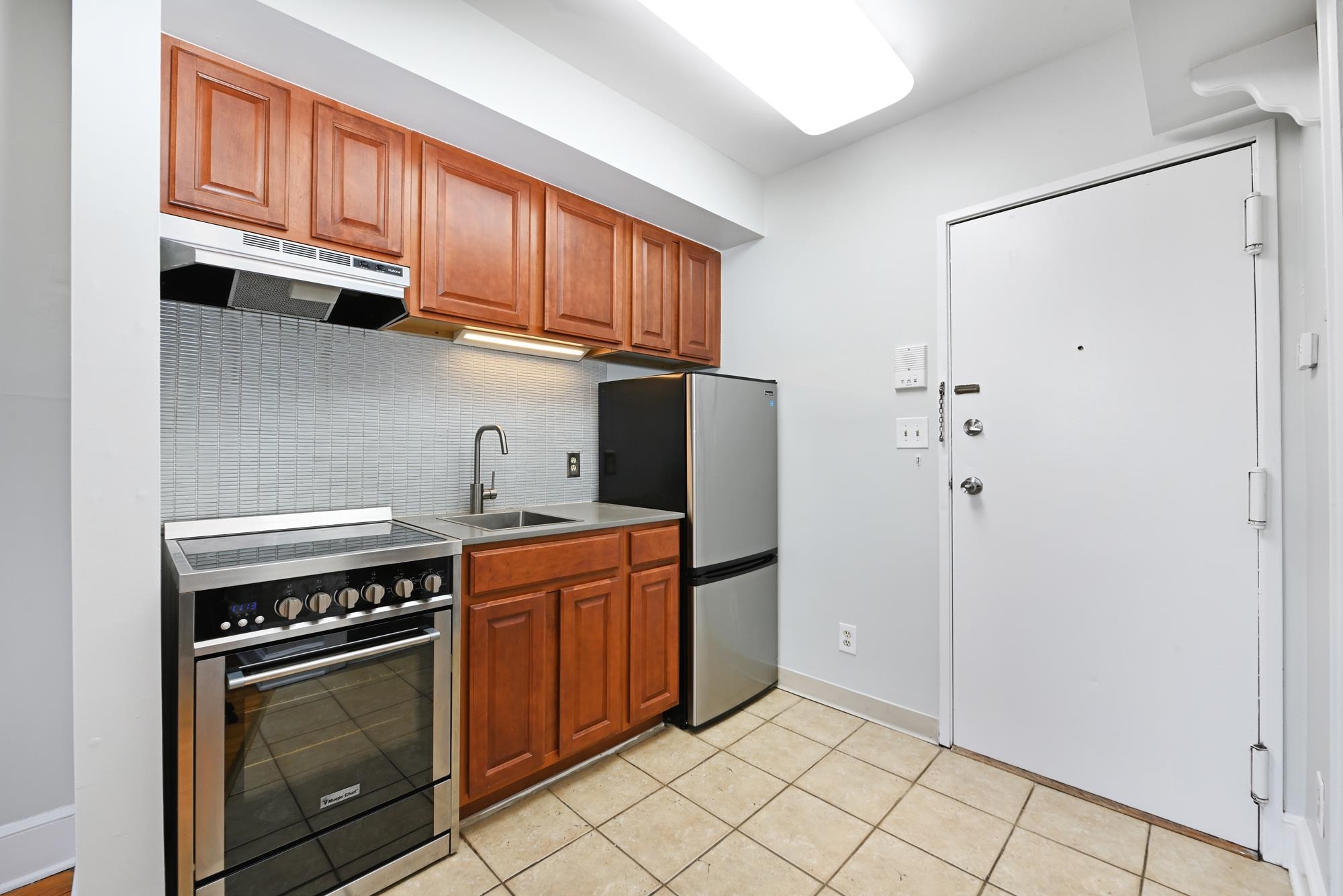 201 WASHINGTON ST Unit: 302