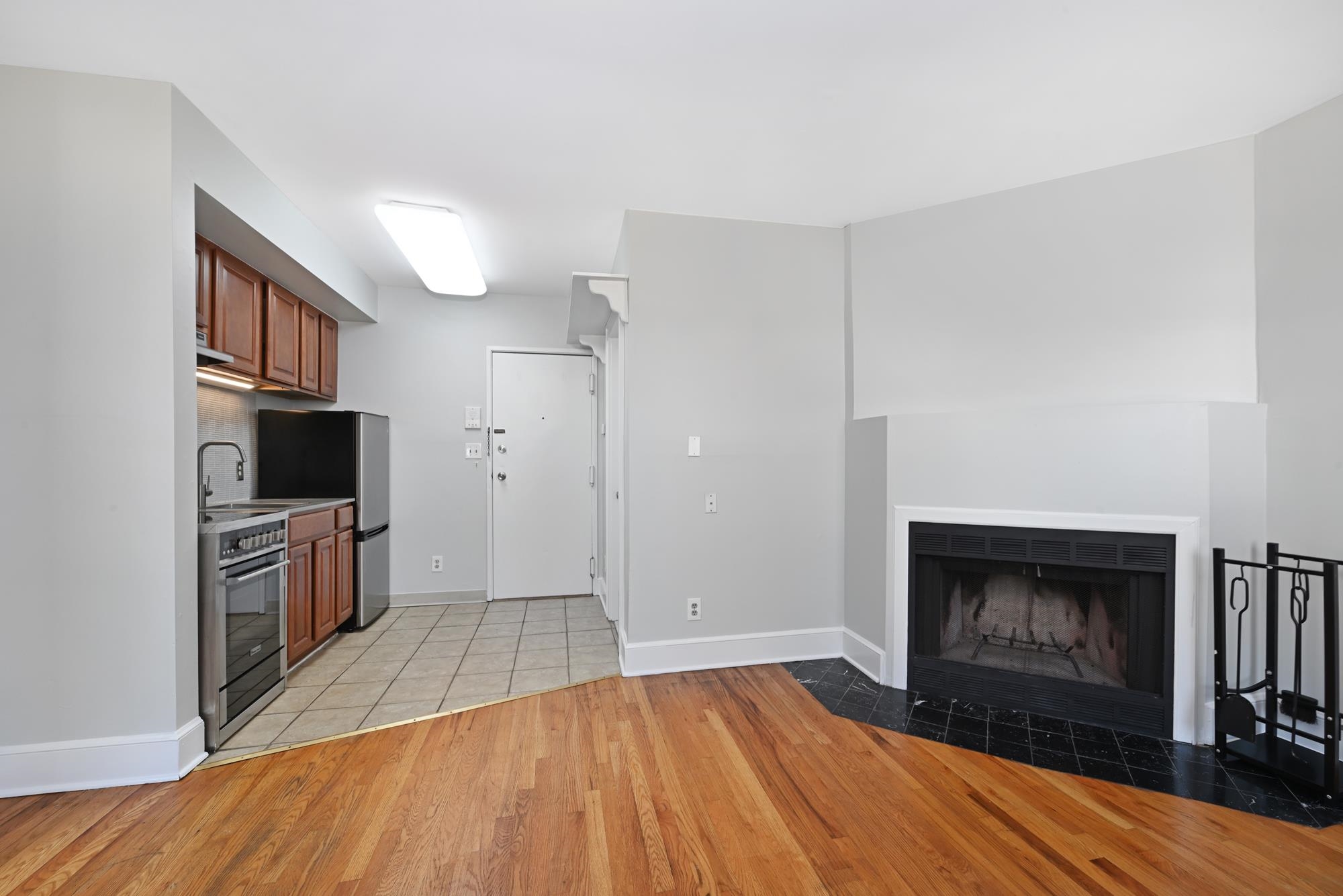 201 WASHINGTON ST Unit: 302