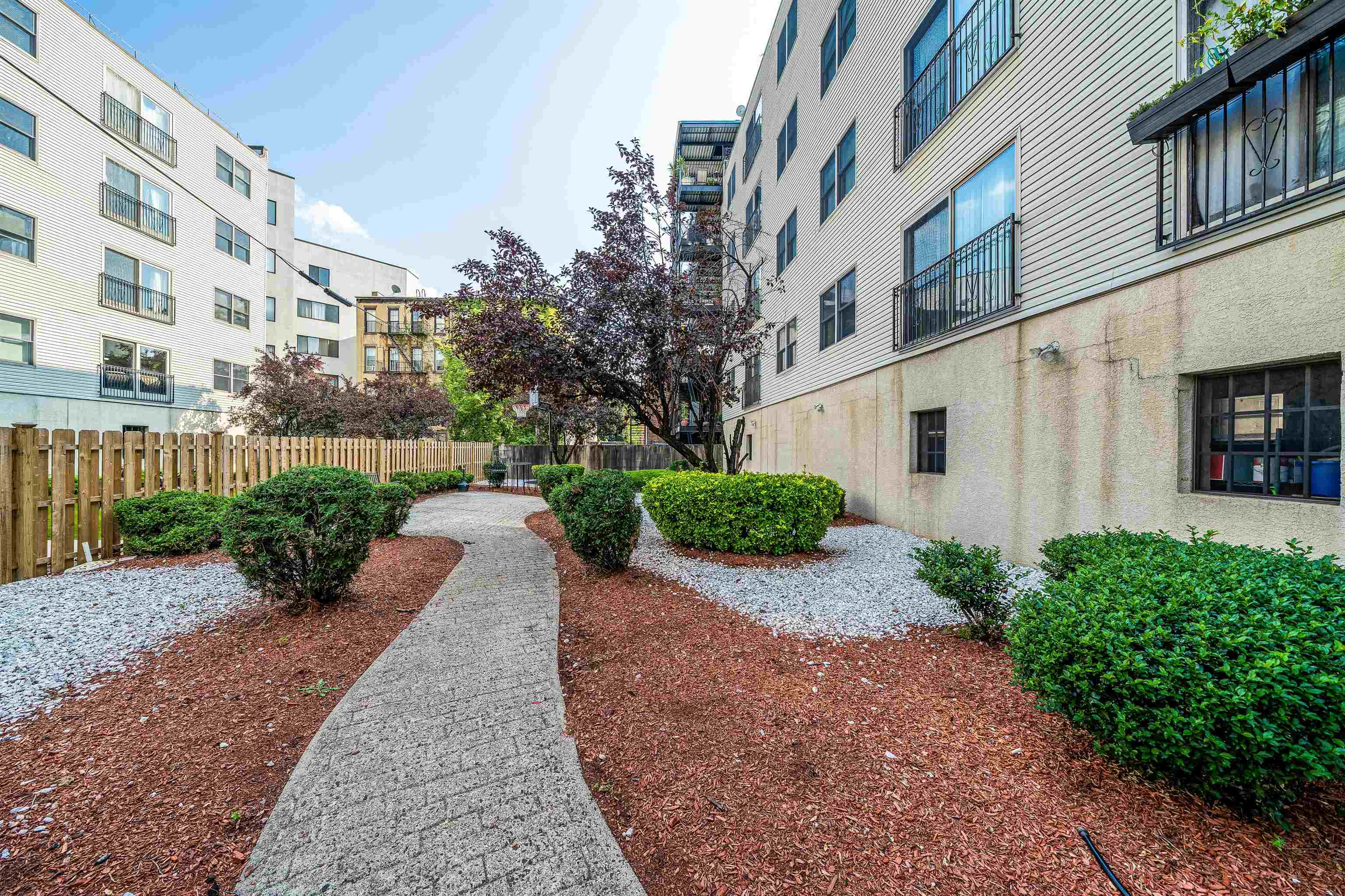 109 JACKSON ST Unit: 4E