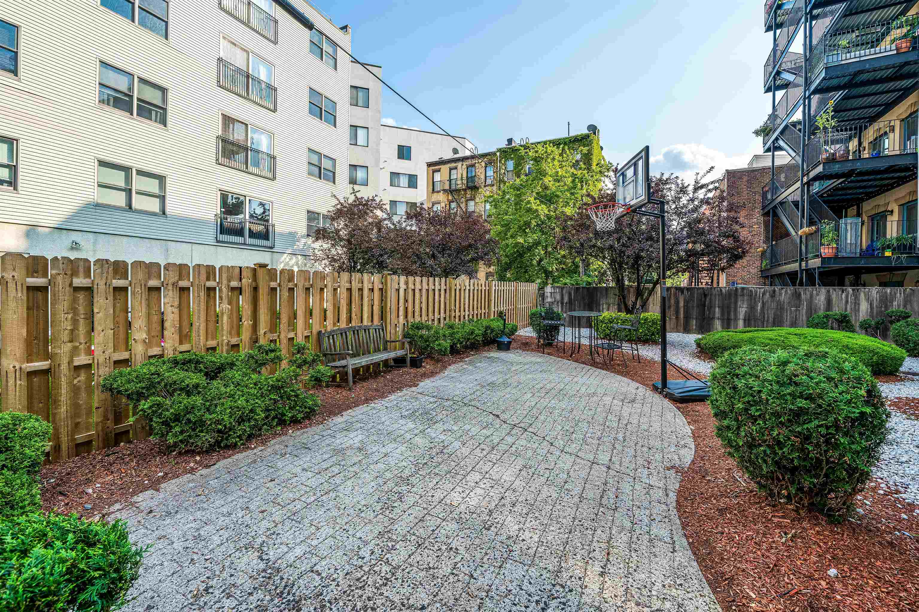 109 JACKSON ST Unit: 4E
