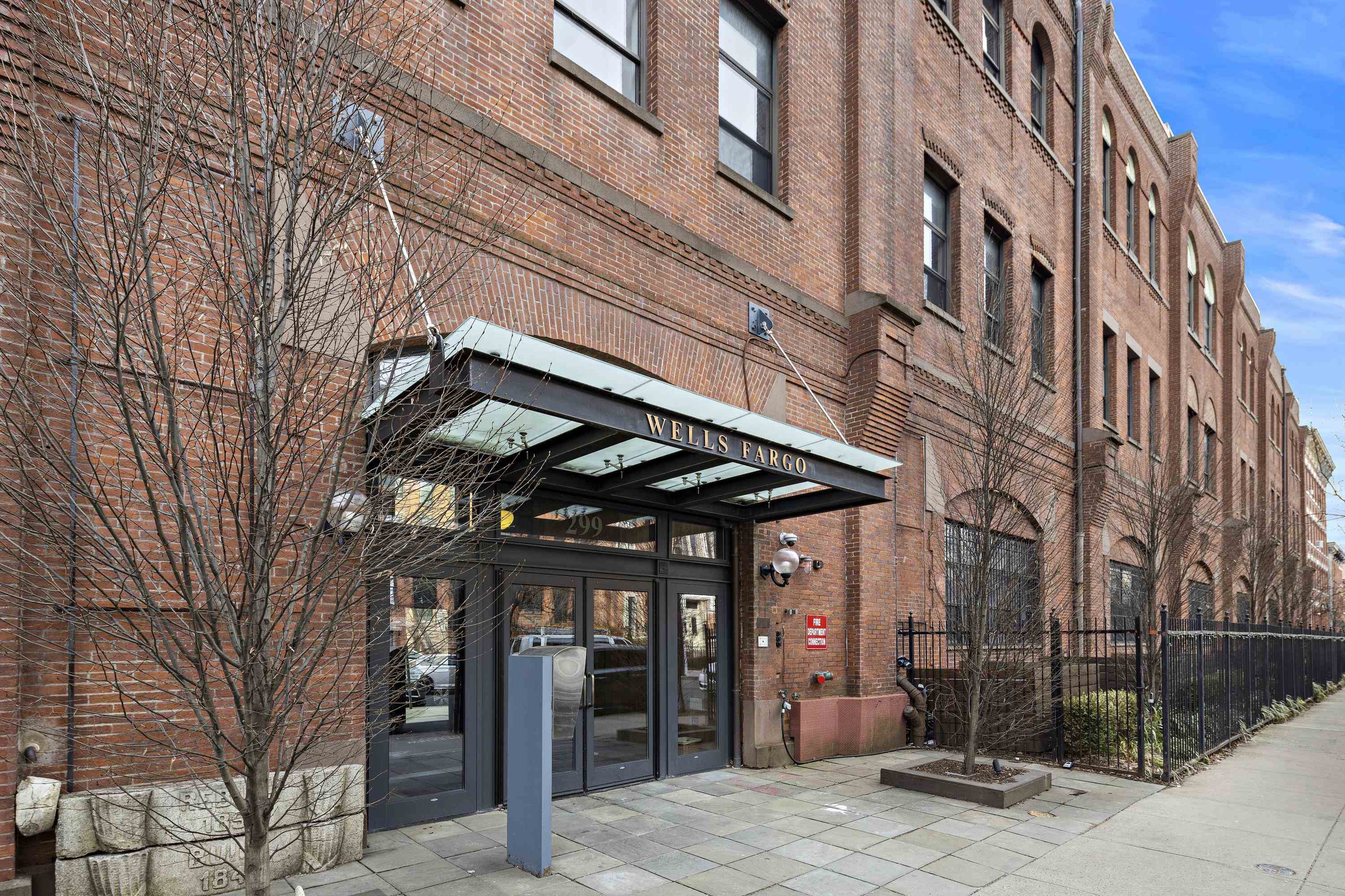 299 PAVONIA AVE Unit: 2-9