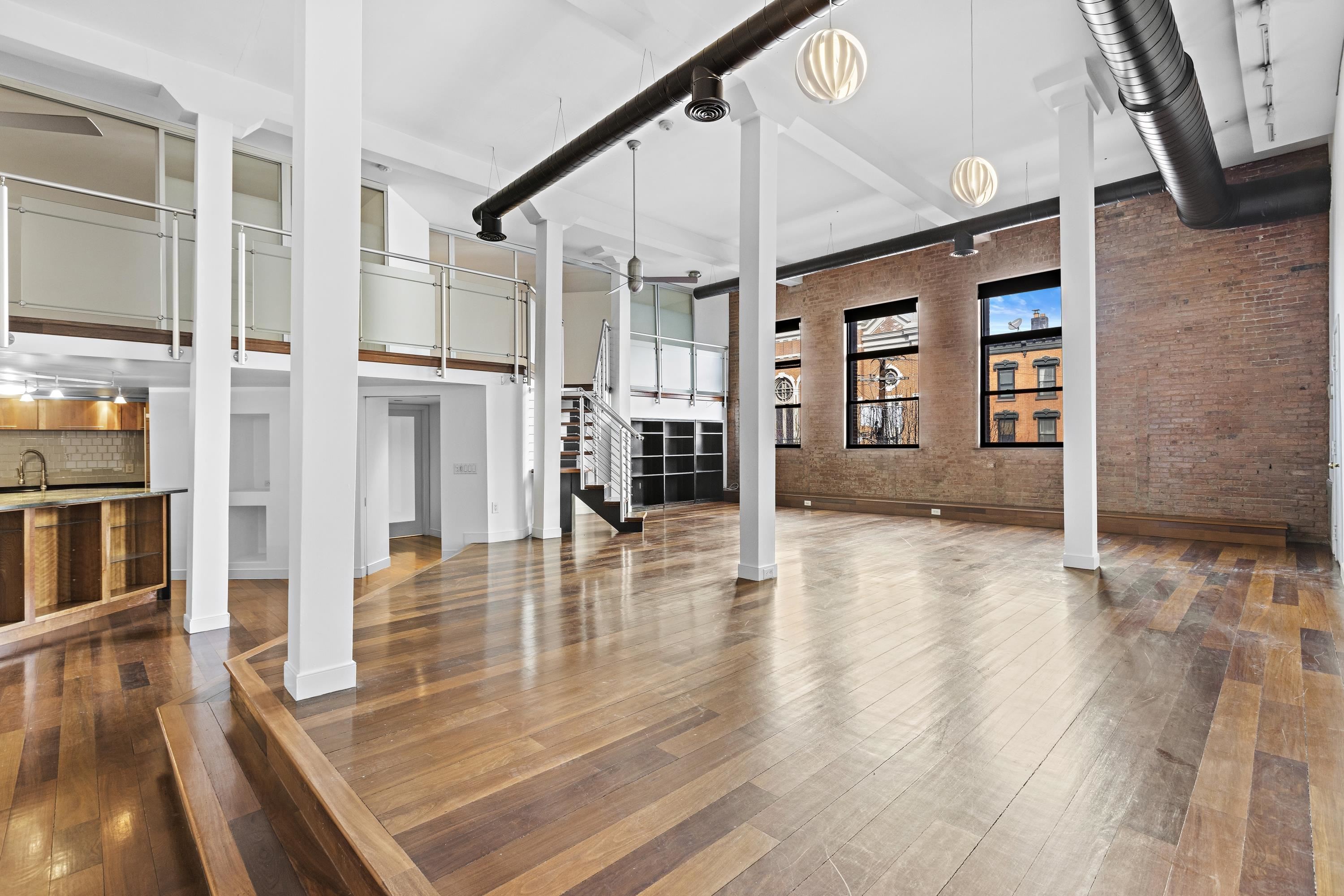 299 PAVONIA AVE Unit: 2-9