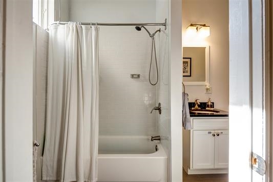731 PARK AVE Unit: C