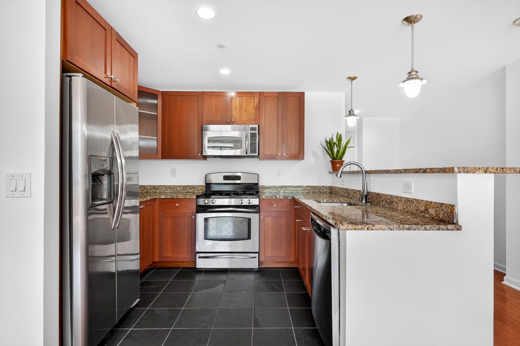 700 GROVE ST Unit: 2G