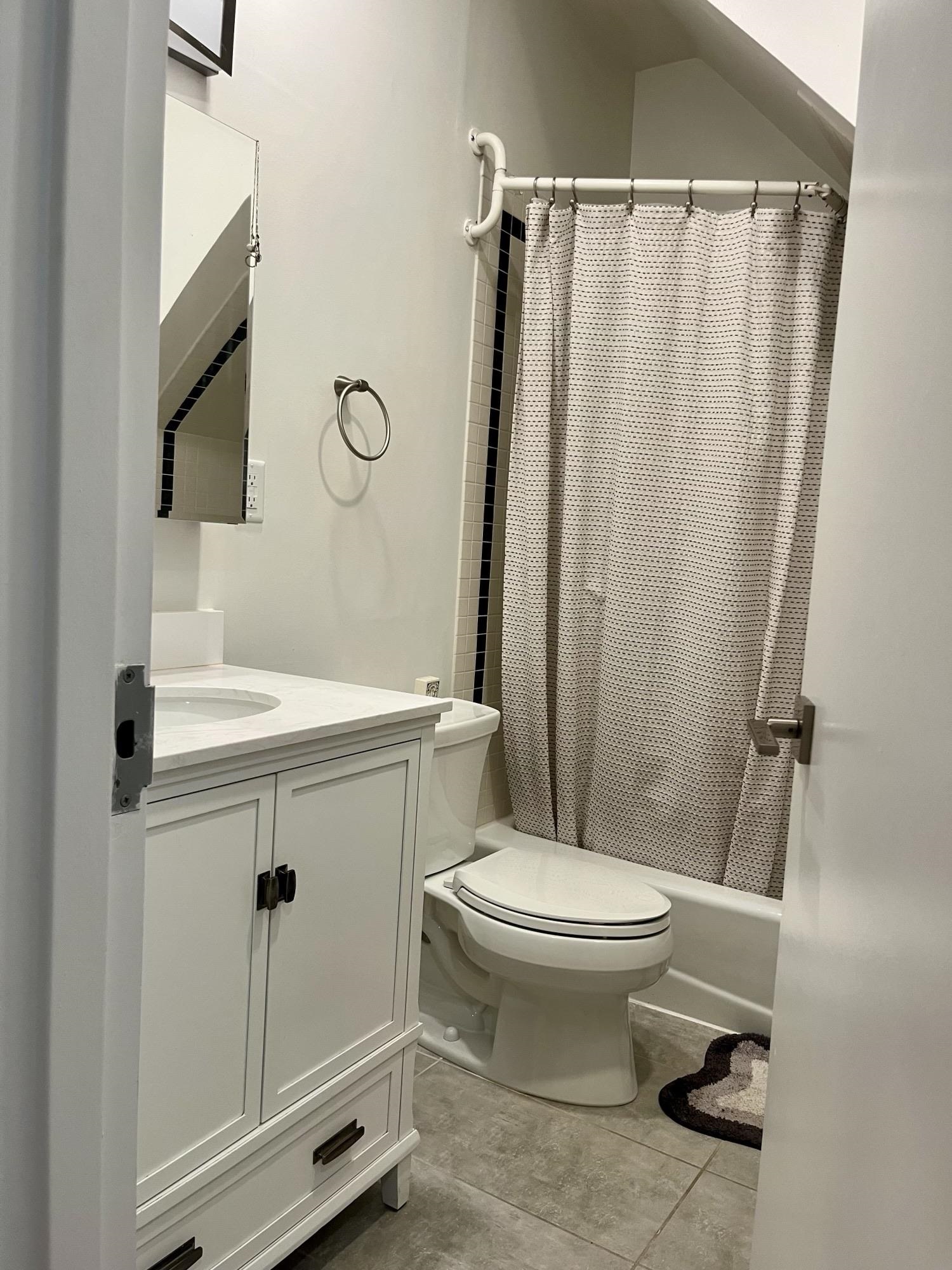 210 JEFFERSON ST Unit: 4B