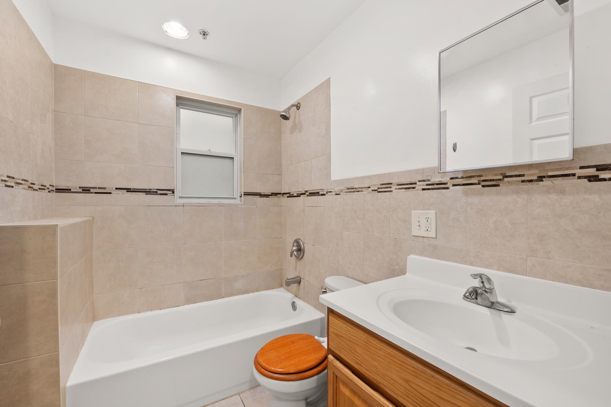 304 49TH ST Unit: 1