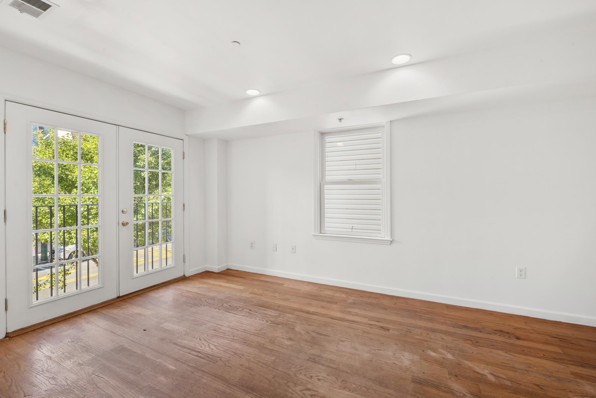 304 49TH ST Unit: 1