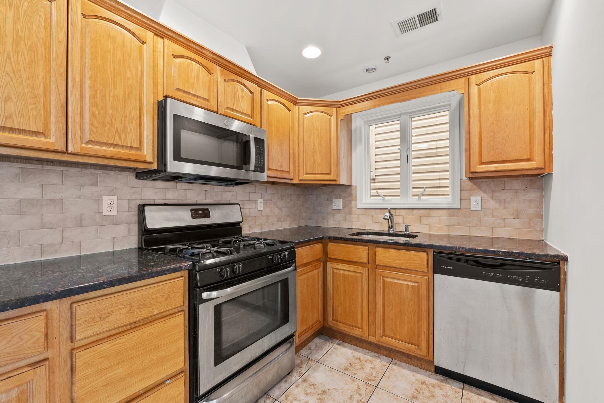 304 49TH ST Unit: 1