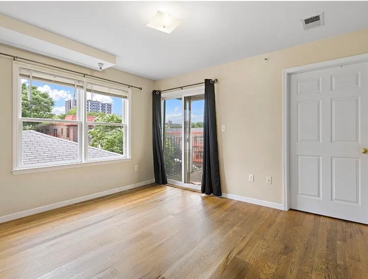 304 49TH ST Unit: 1