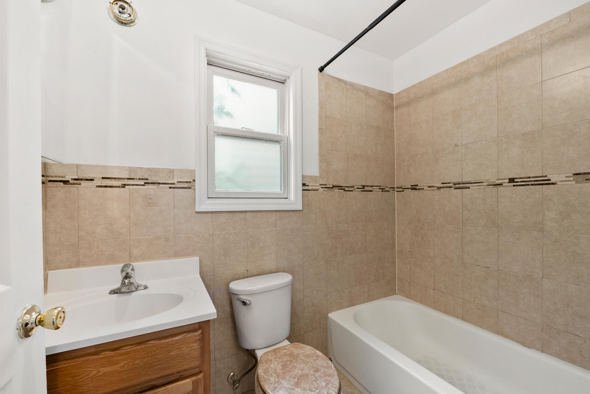 304 49TH ST Unit: 1