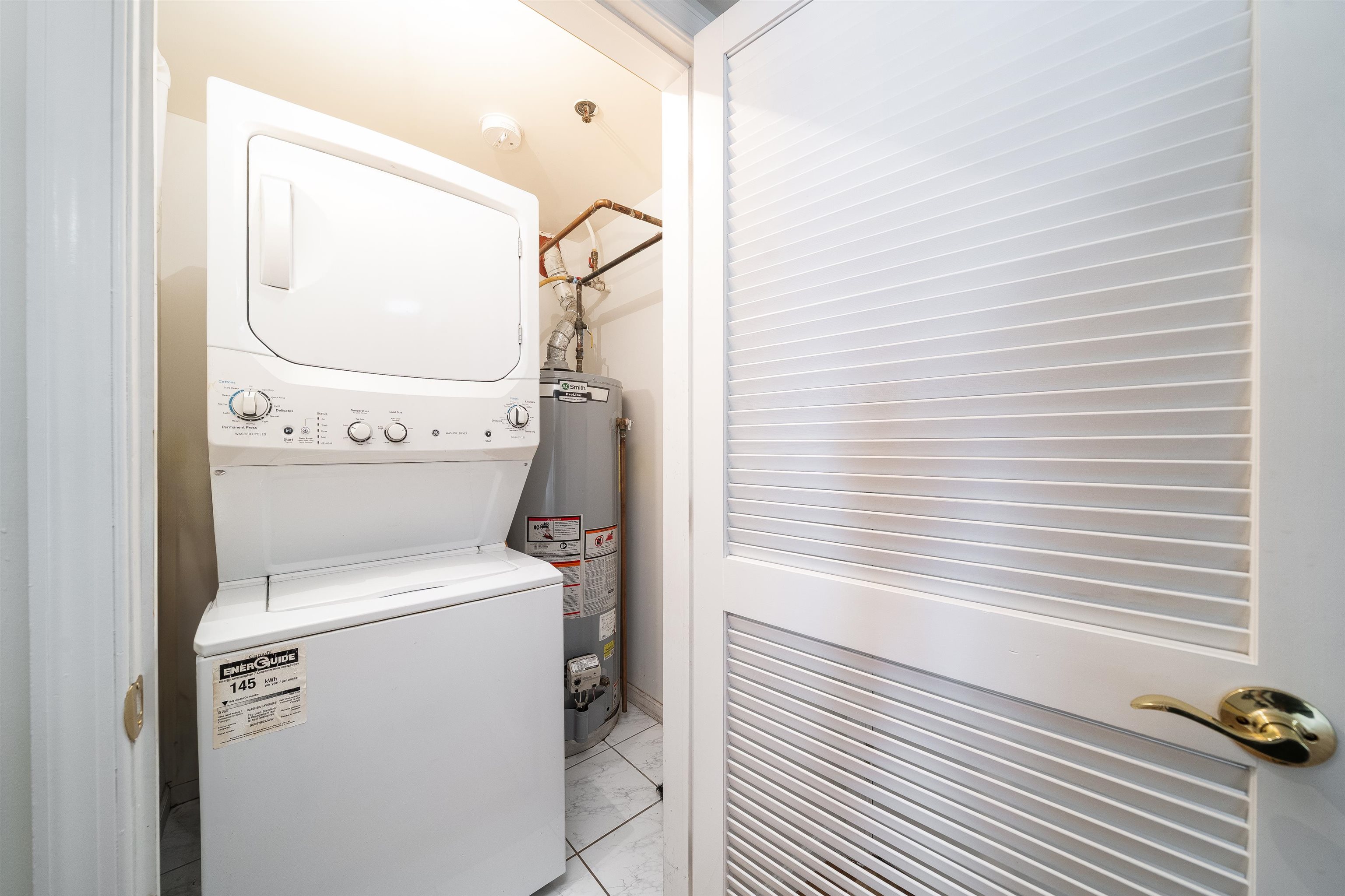 109 JACKSON ST Unit: 4E