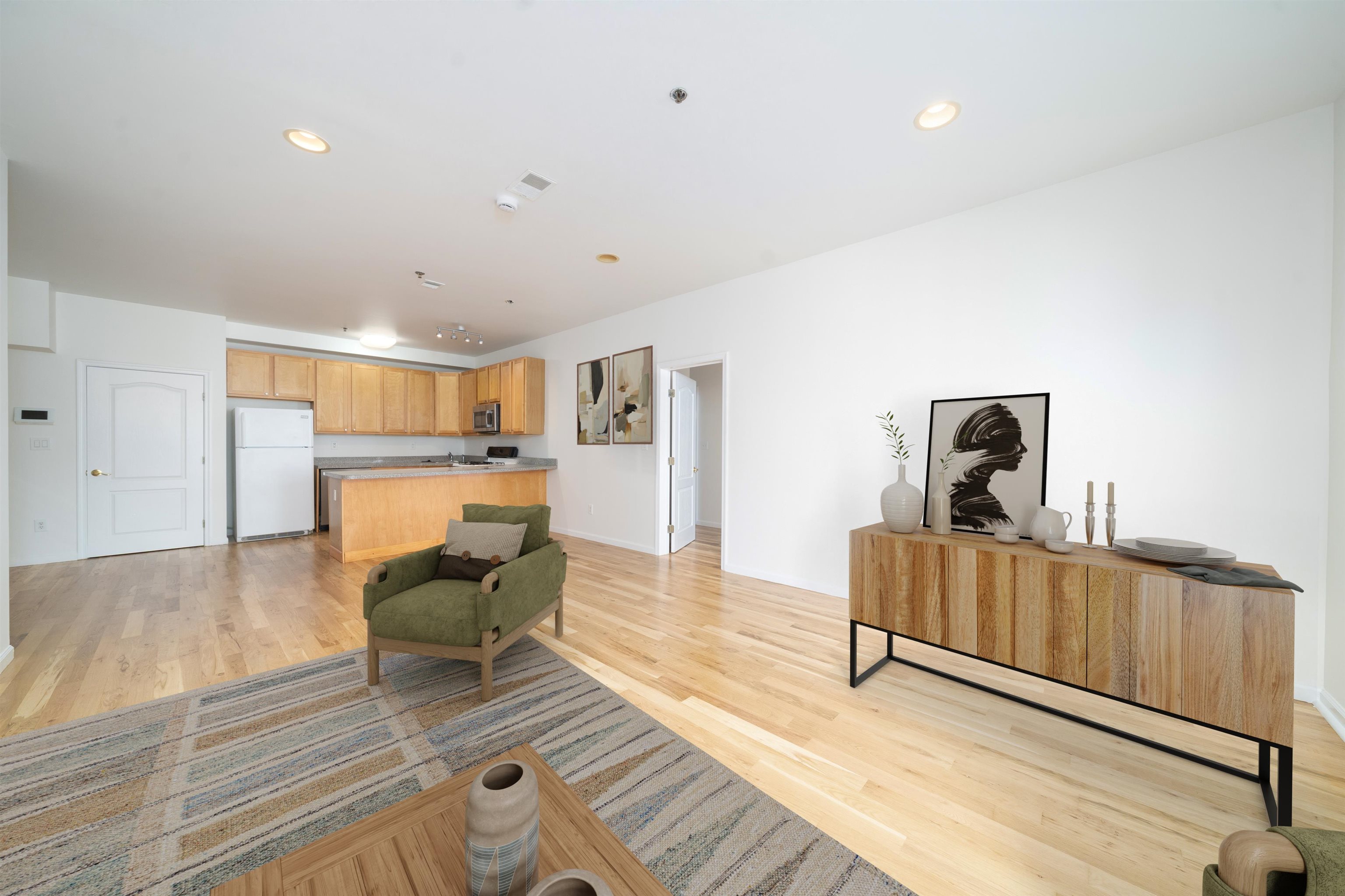 109 JACKSON ST Unit: 4E