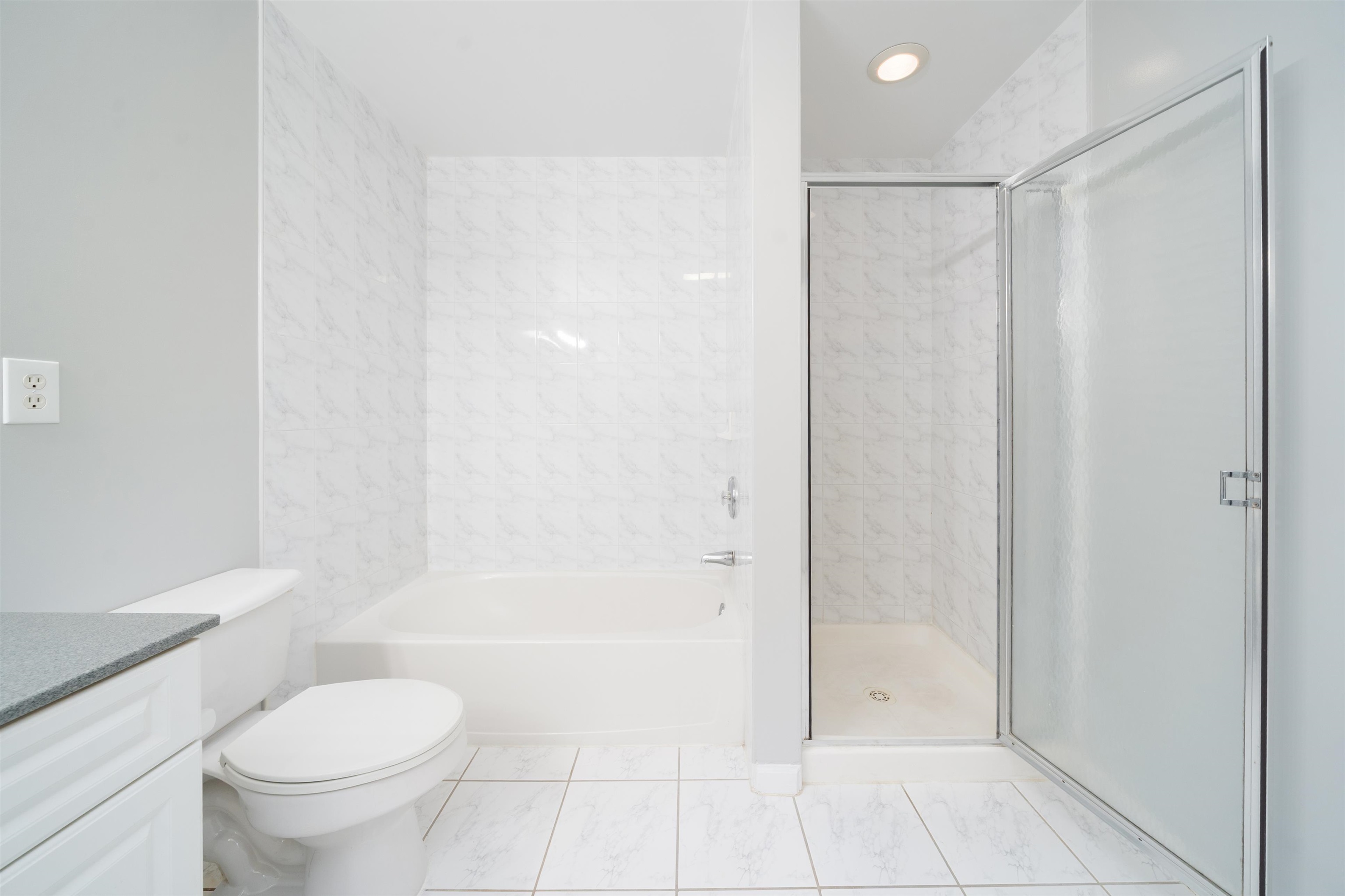 109 JACKSON ST Unit: 4E