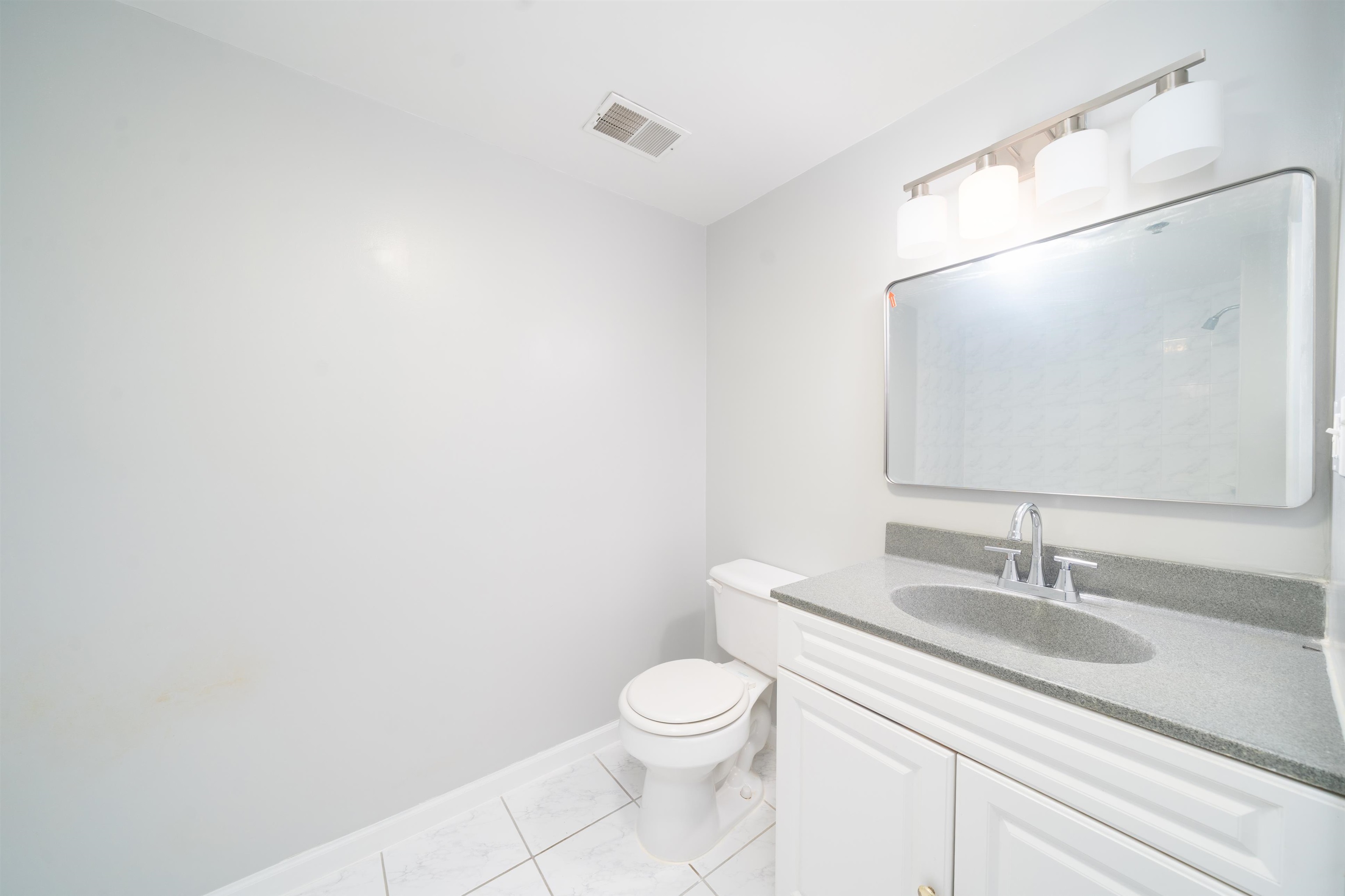 109 JACKSON ST Unit: 4E
