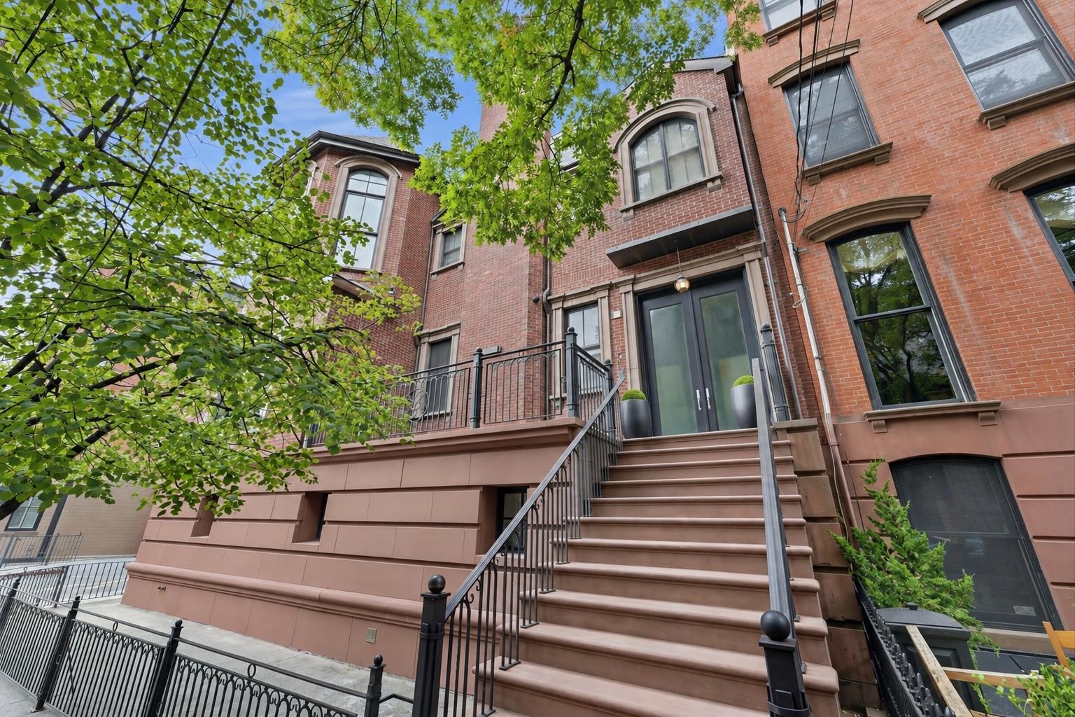 1000 GARDEN ST