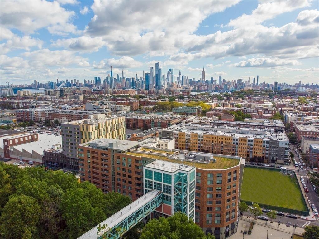 800 JACKSON ST Unit: 605