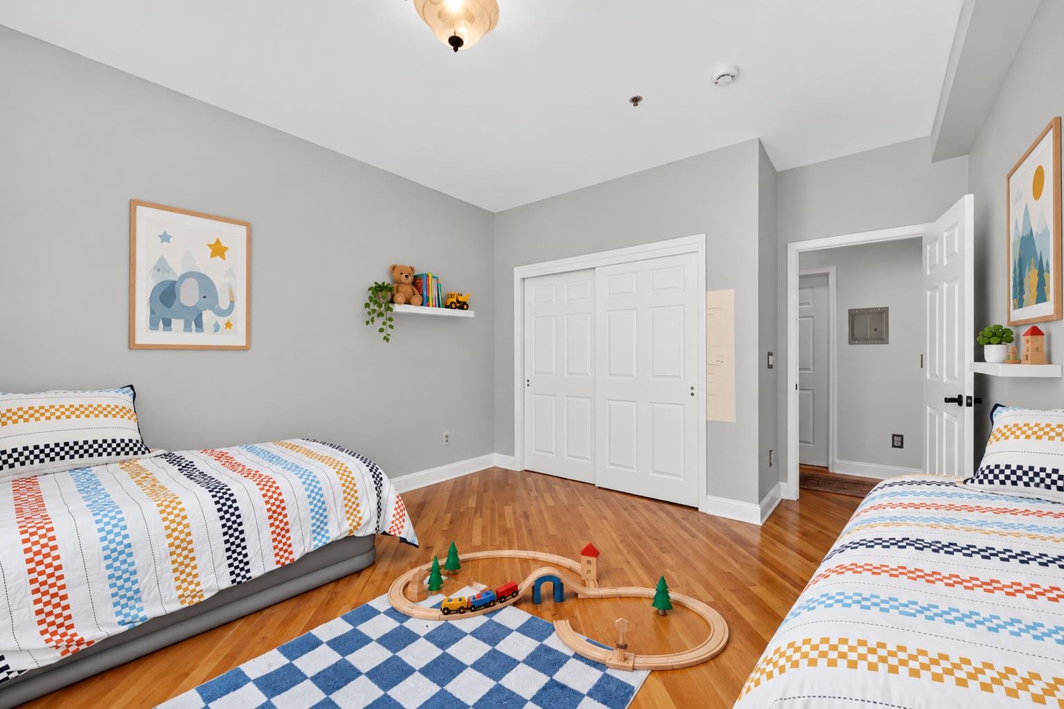 915 MADISON ST Unit: 4F