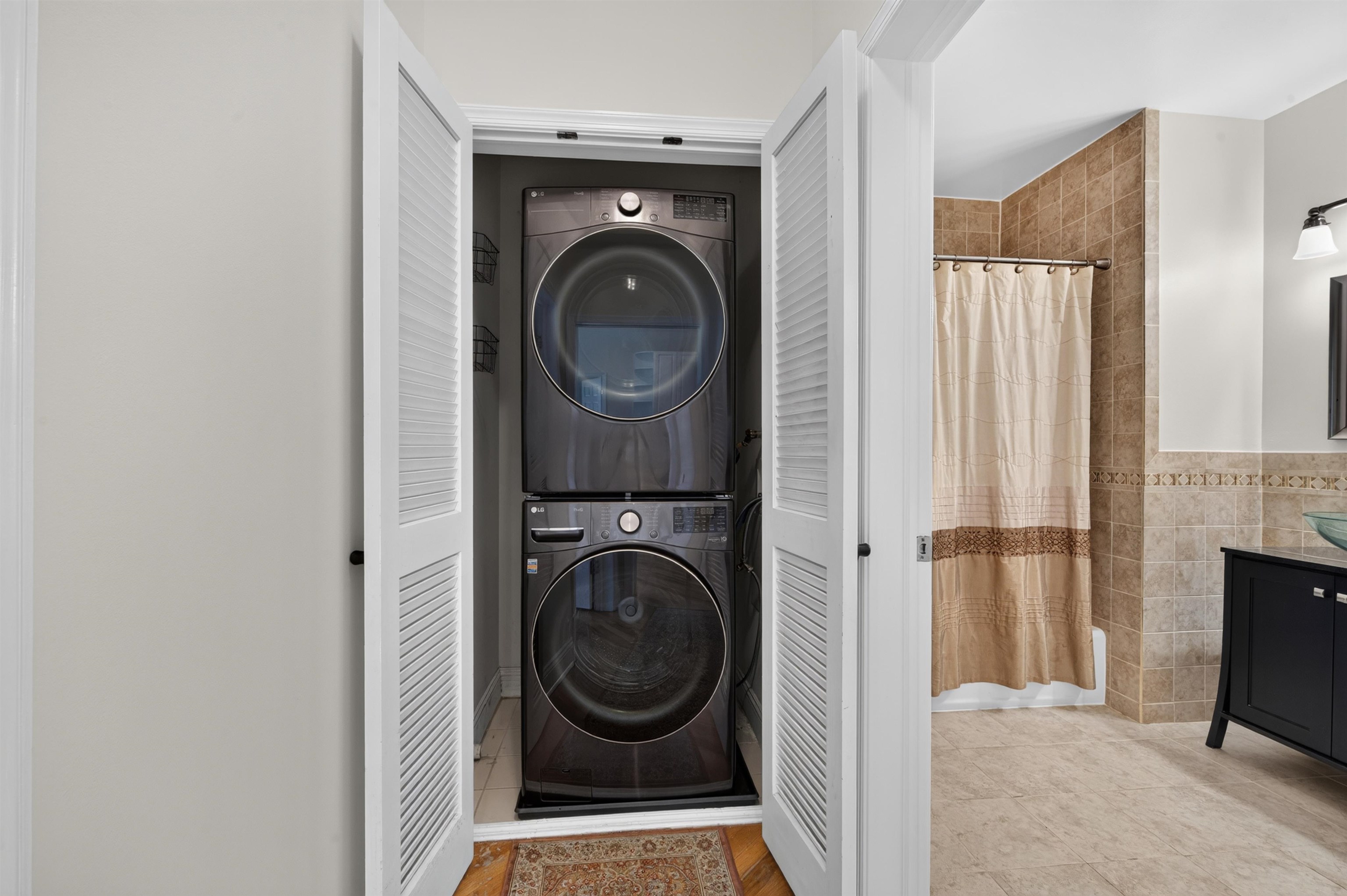 915 MADISON ST Unit: 4F