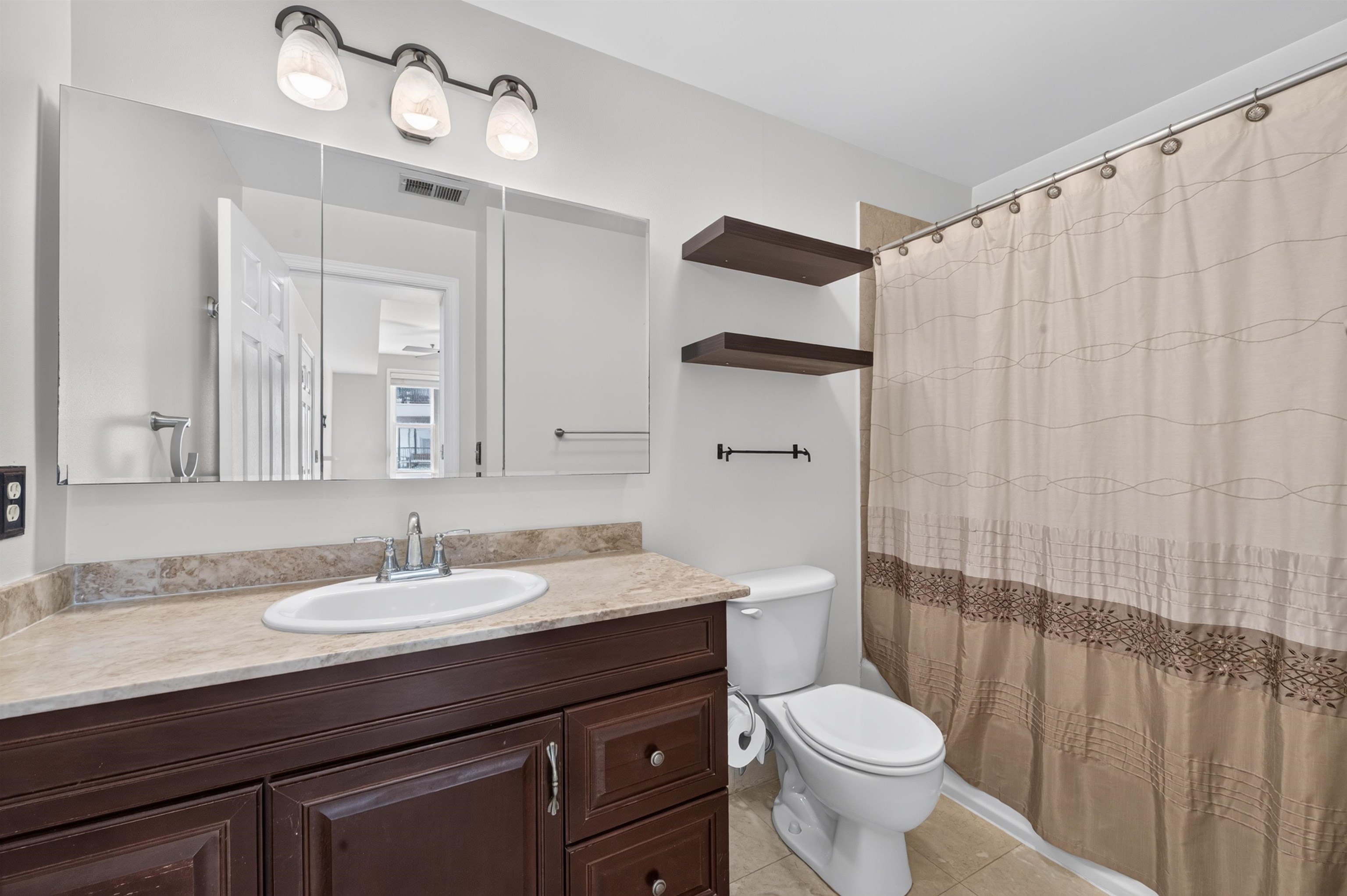 915 MADISON ST Unit: 4F