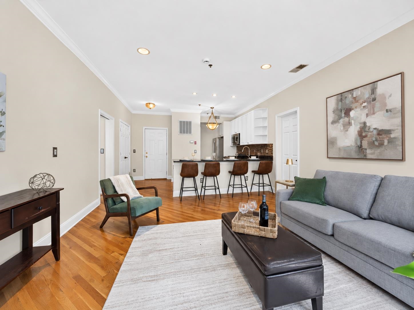 915 MADISON ST Unit: 4F